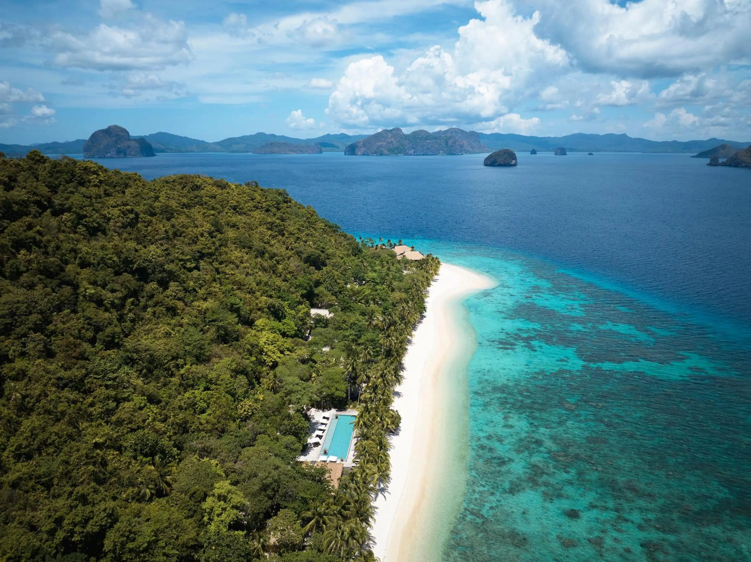 Beach in El Nido Resorts Pangulasian Island