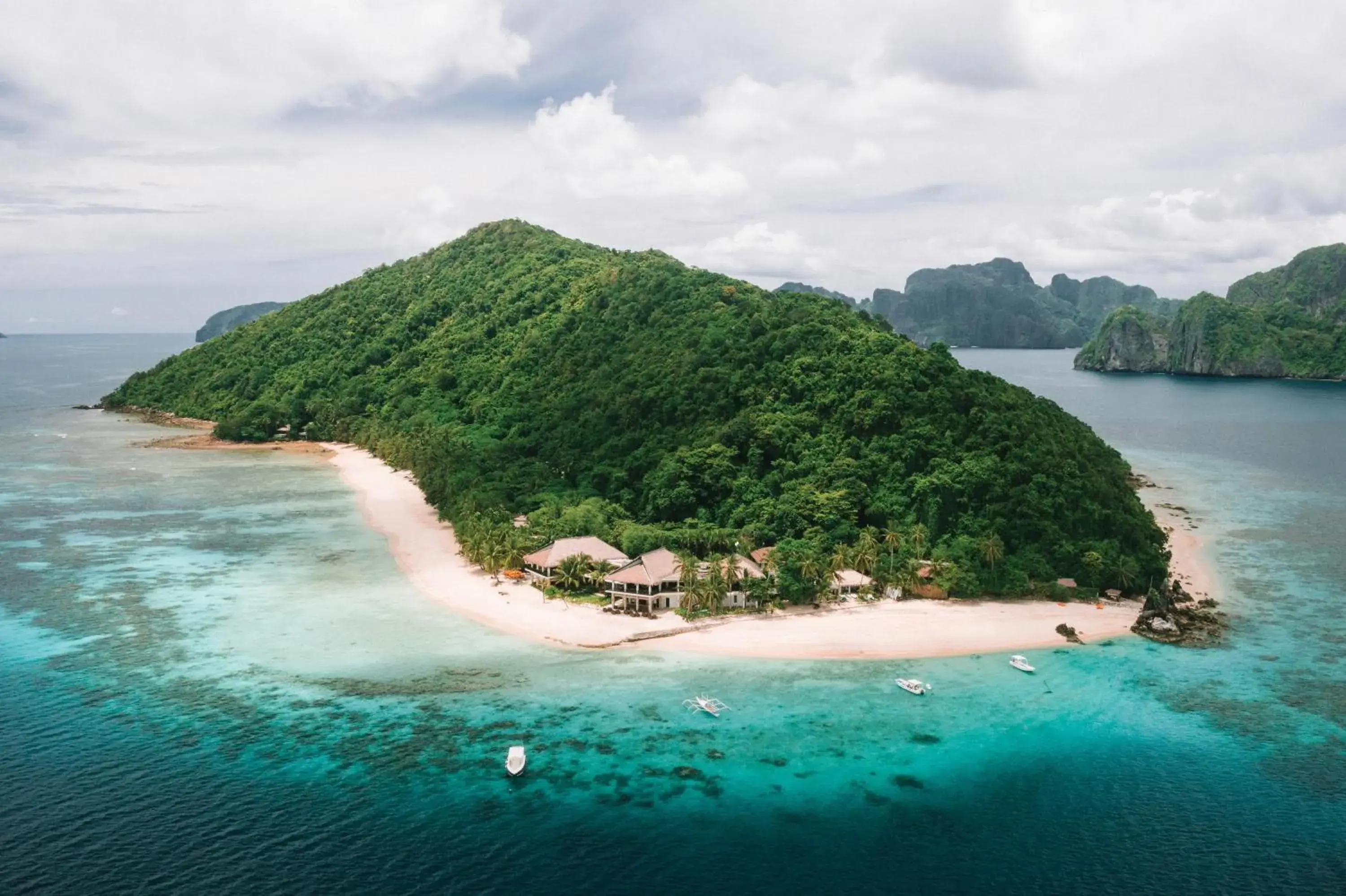 Facade/entrance in El Nido Resorts Pangulasian Island Facade/entrance in El Nido Resorts Pangulasian Island