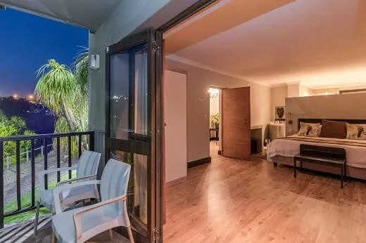 Bed in 47th on Howard