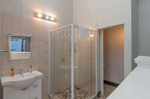 Bathroom in 47th on Howard