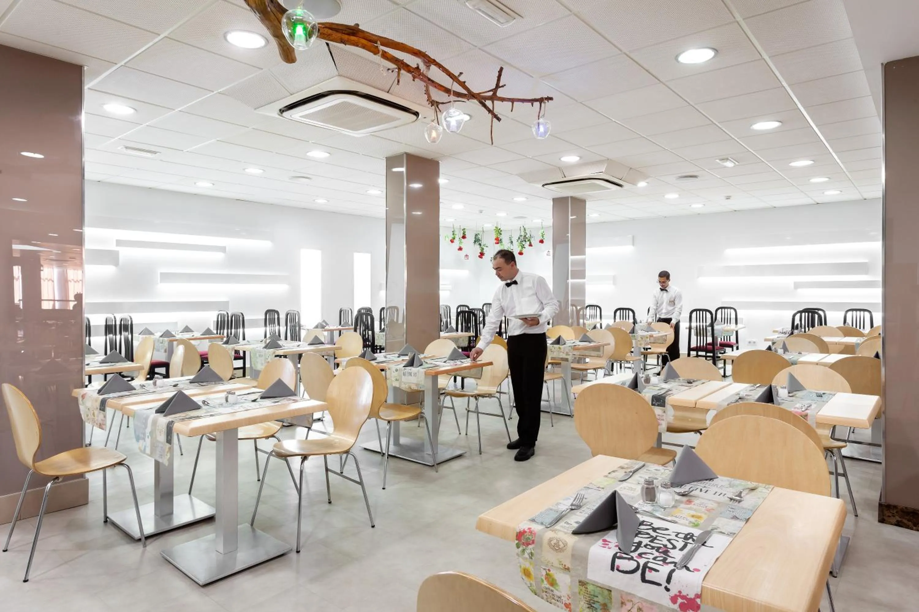 Restaurant/places to eat in Playaolid Suites & Apartments