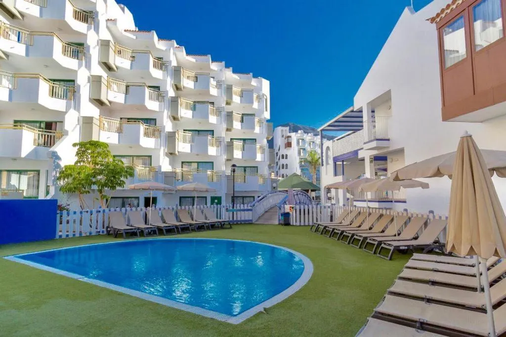 Playaolid Suites & Apartments