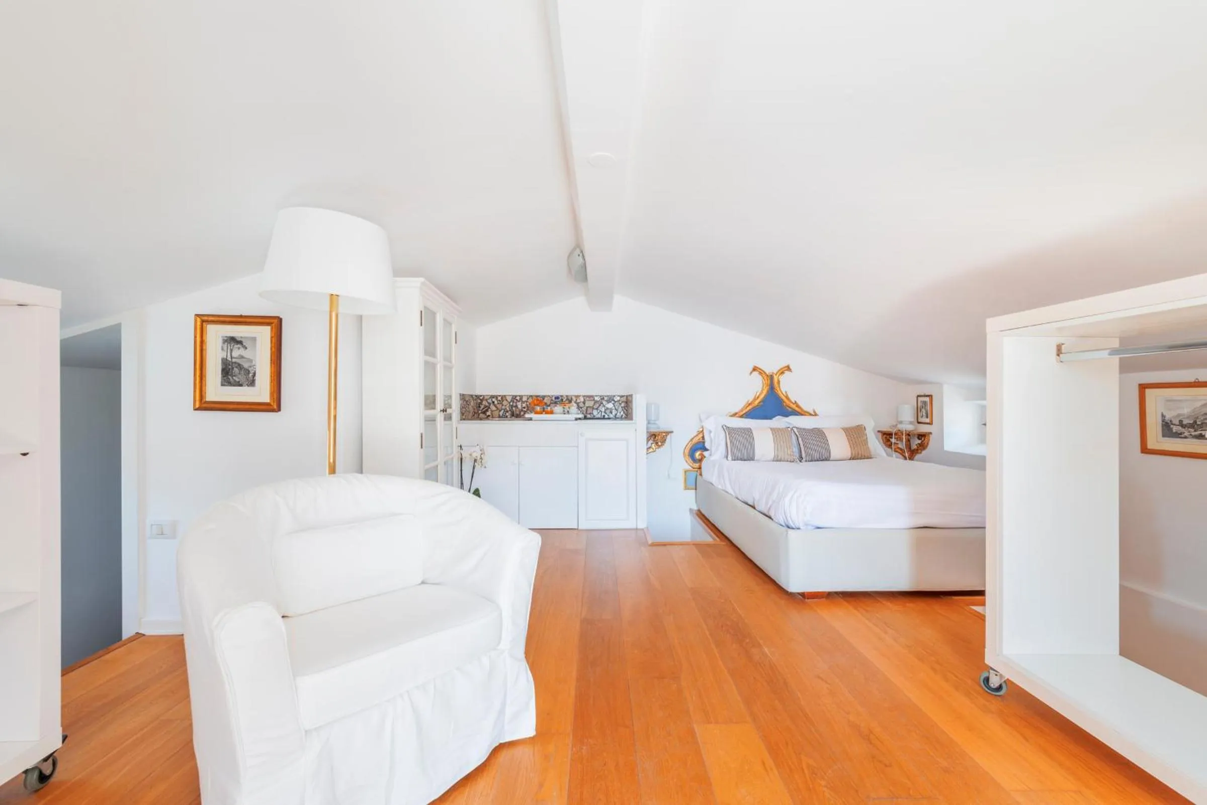 Bedroom, Bed in Palazzo Sassi