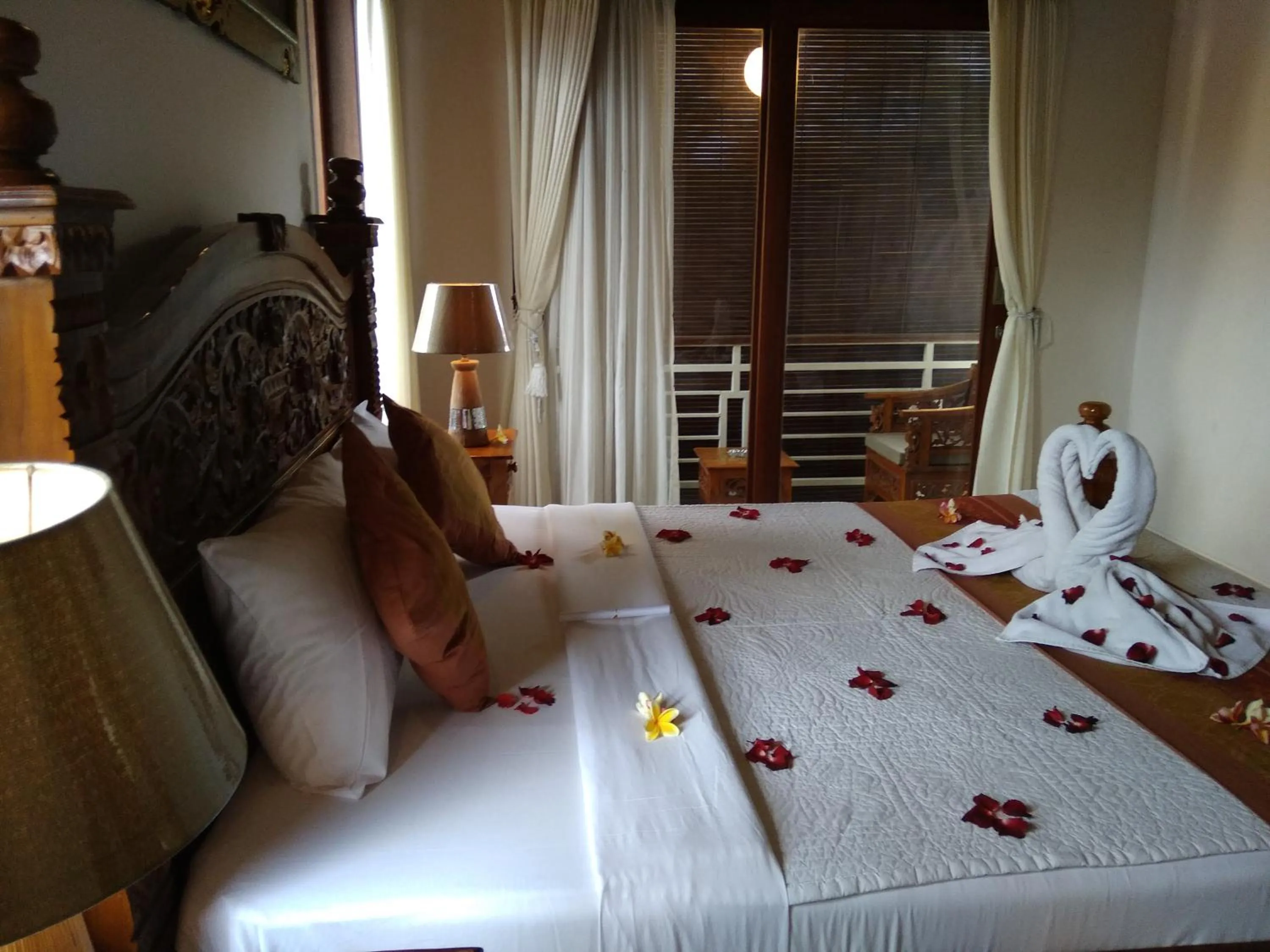 Bed in Betutu Bali Villas