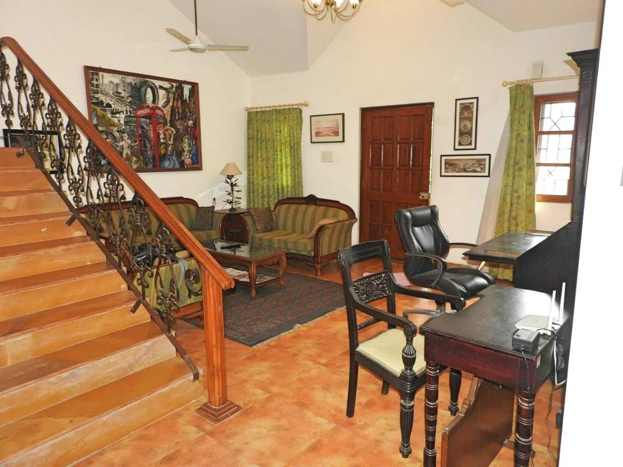 Living room in Boutique Villa, beach 10min, cook on request