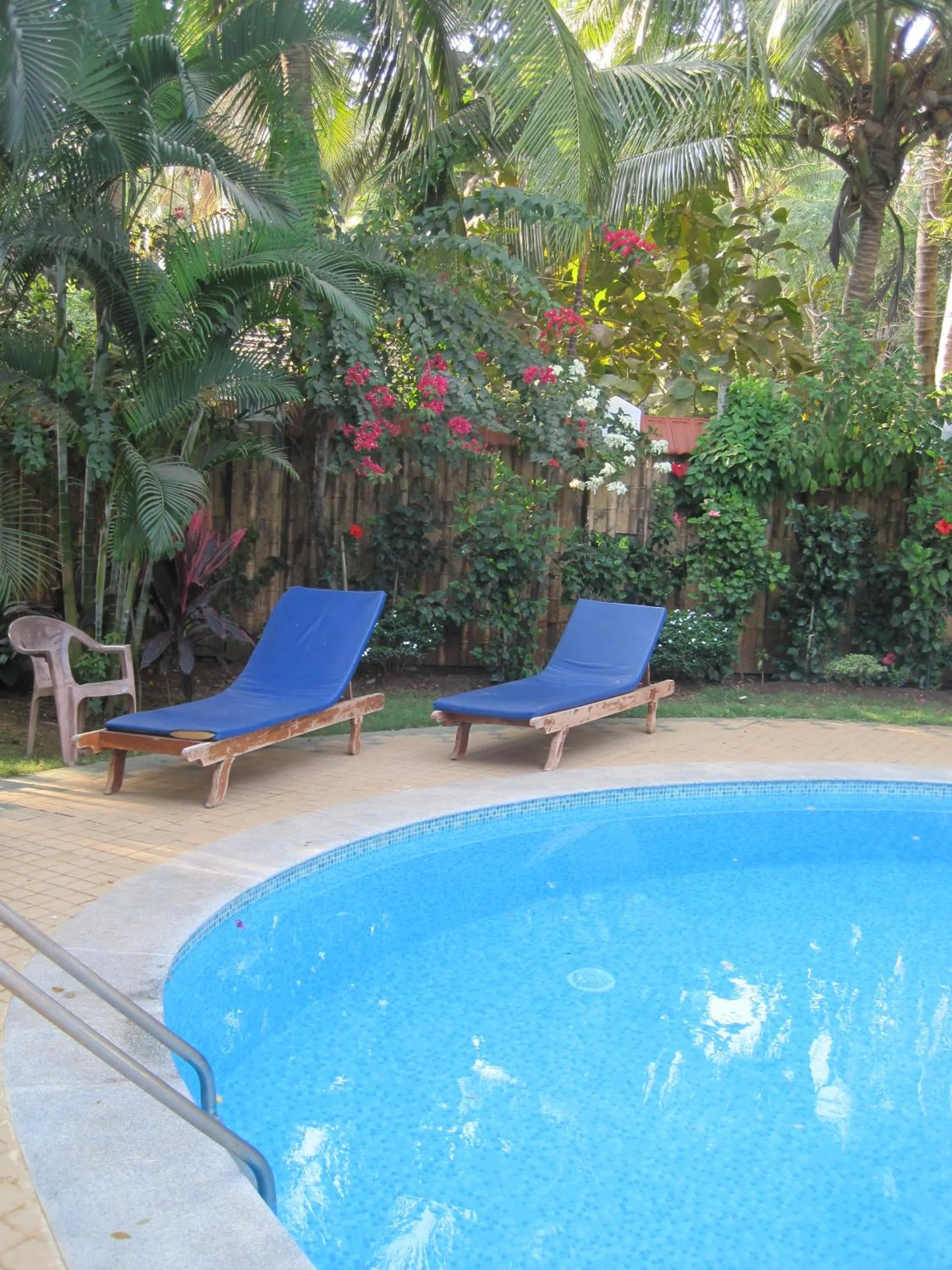 Swimming pool in Boutique Villa, beach 10min, cook on request
