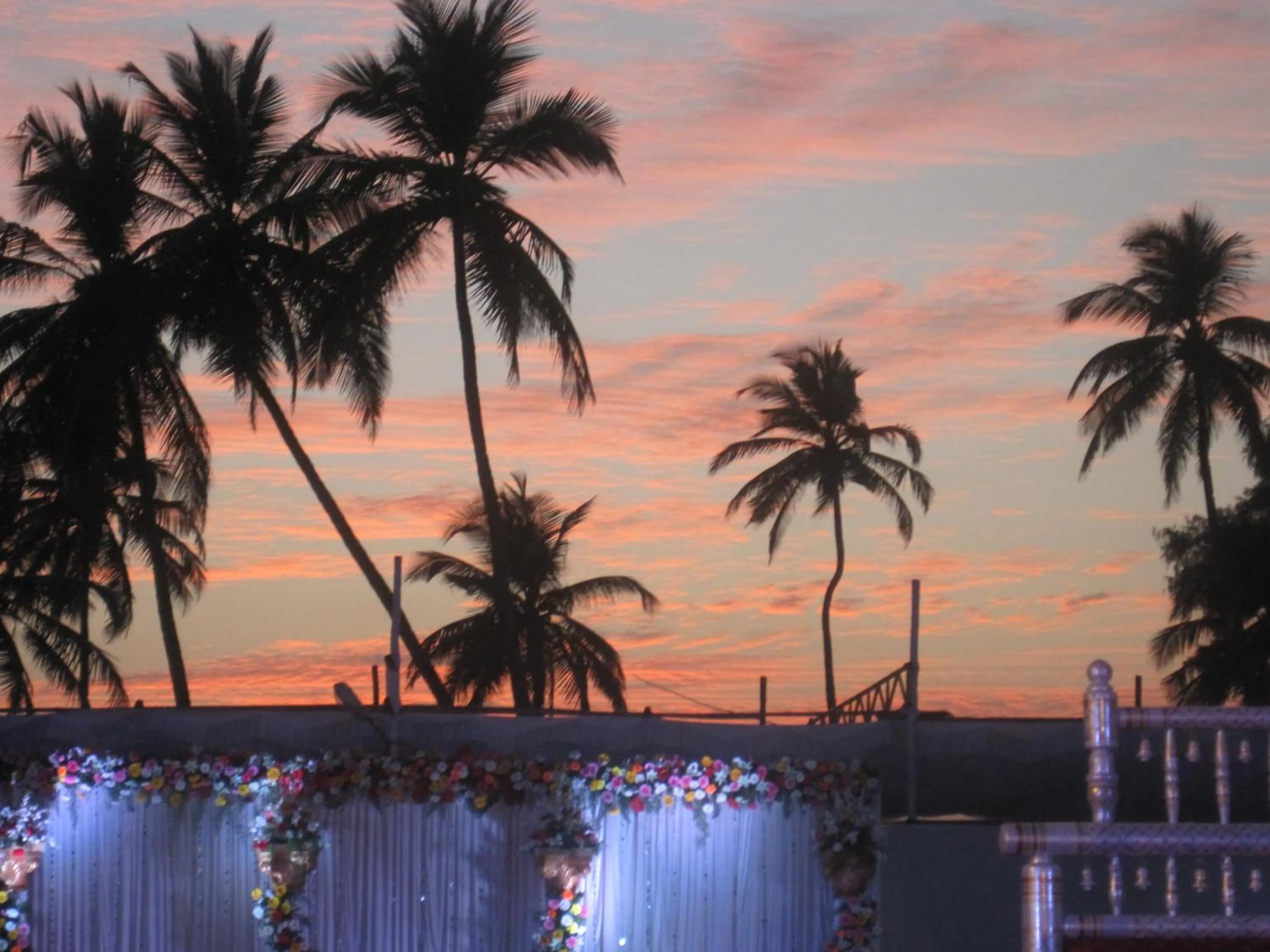 Evening entertainment in Boutique Villa, beach 10min, cook on request