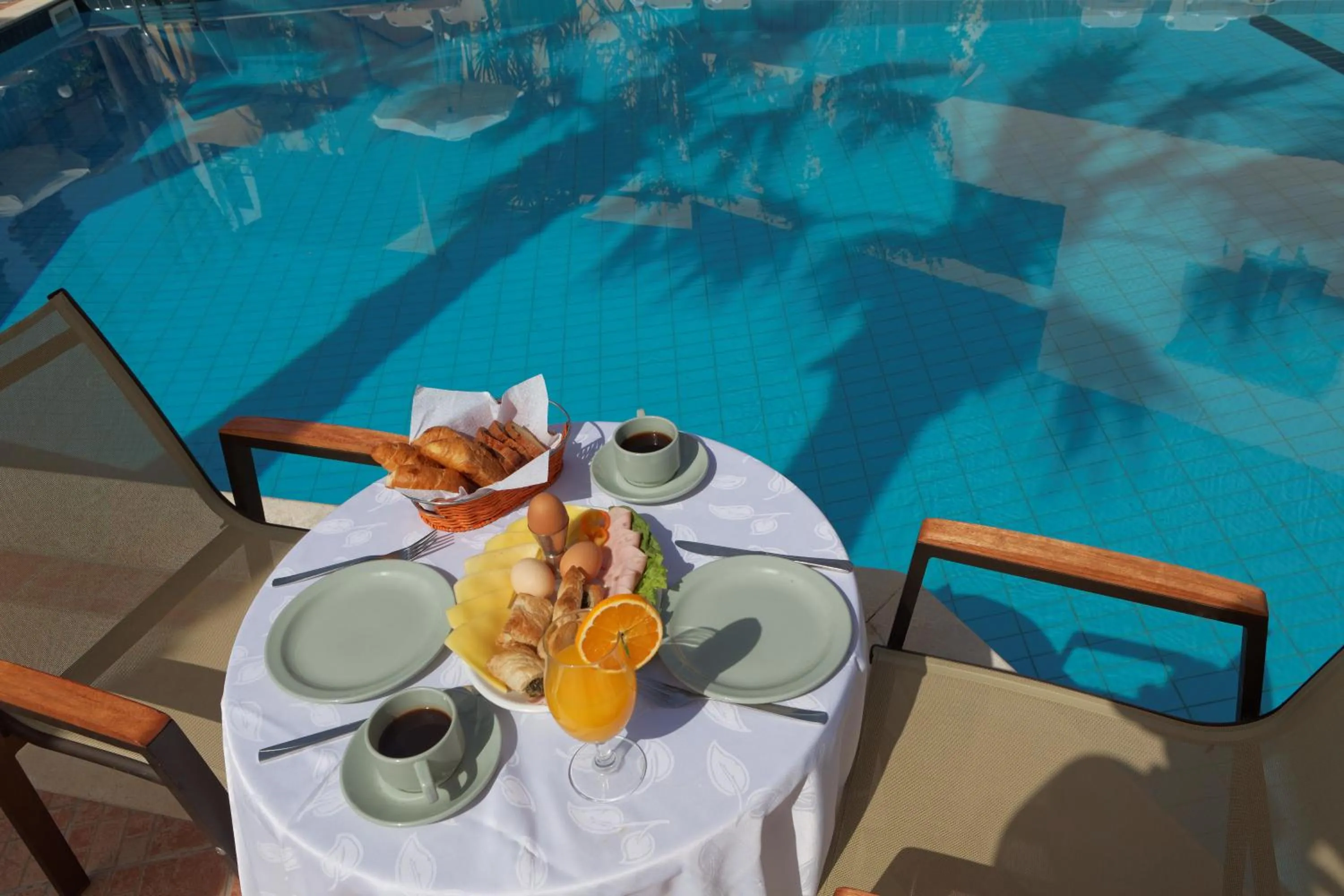 Swimming pool in Latania Apartments