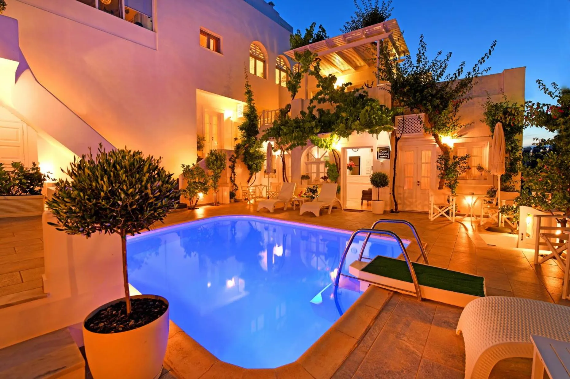 Property building in Casa Bianca