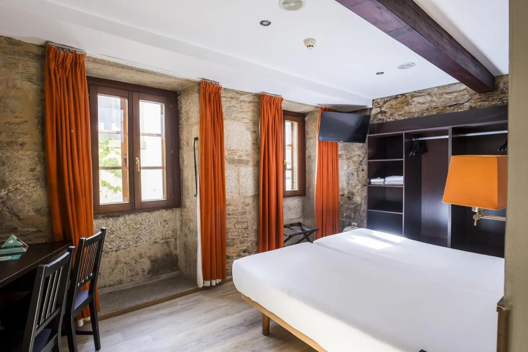 Photo of the whole room, Bed in Hotel Alda Algalia