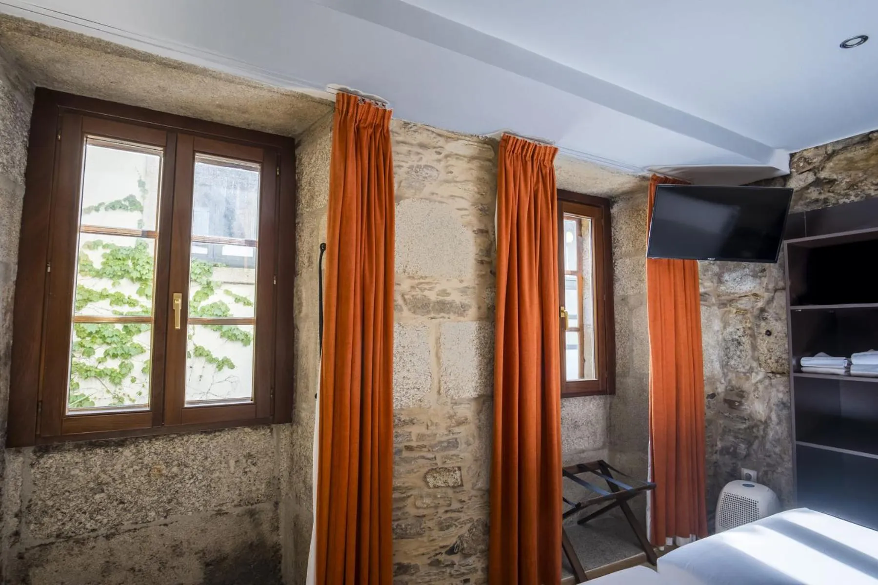 Photo of the whole room, Bed in Hotel Alda Algalia