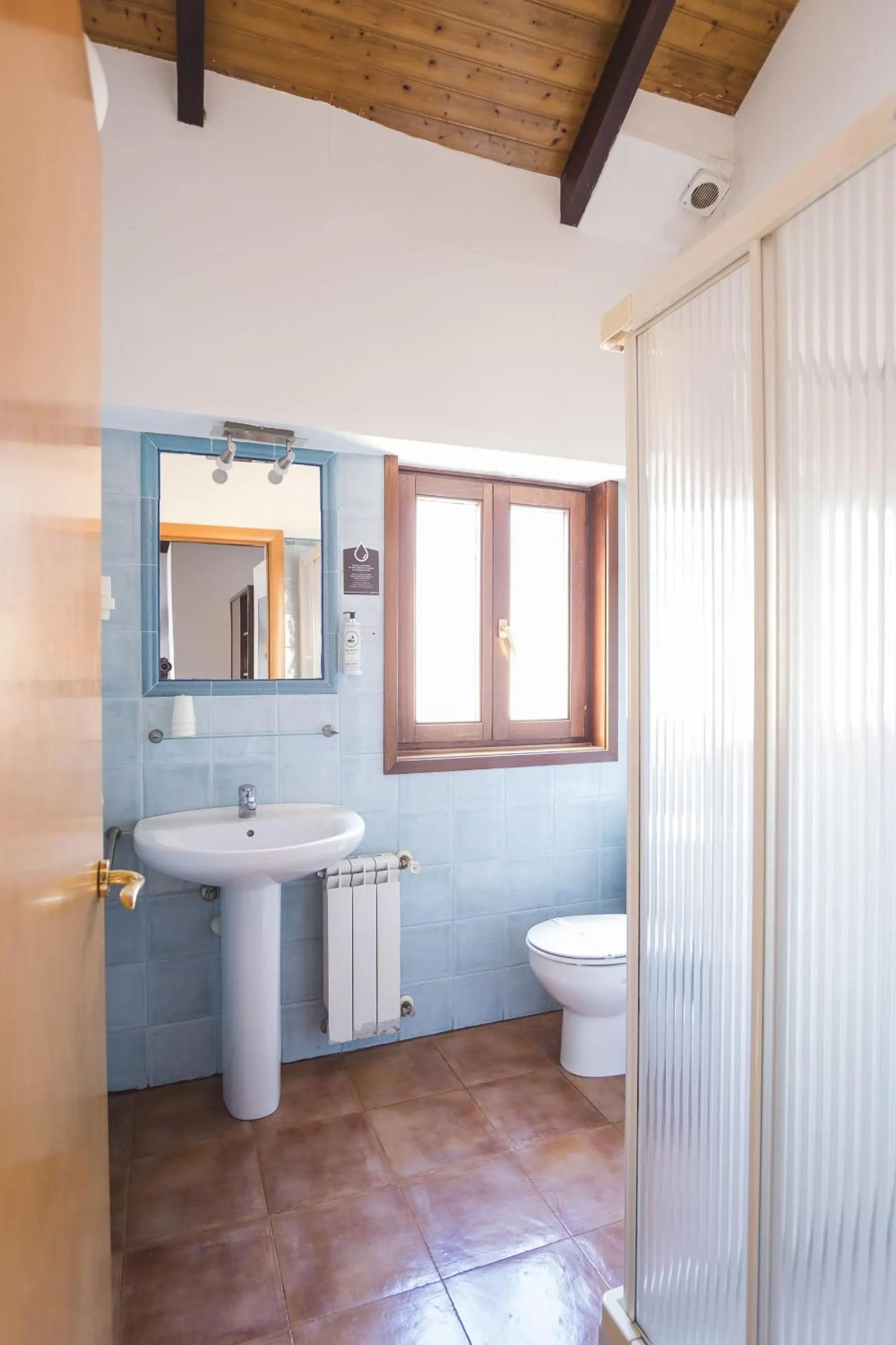 Bathroom in Hotel Alda Algalia