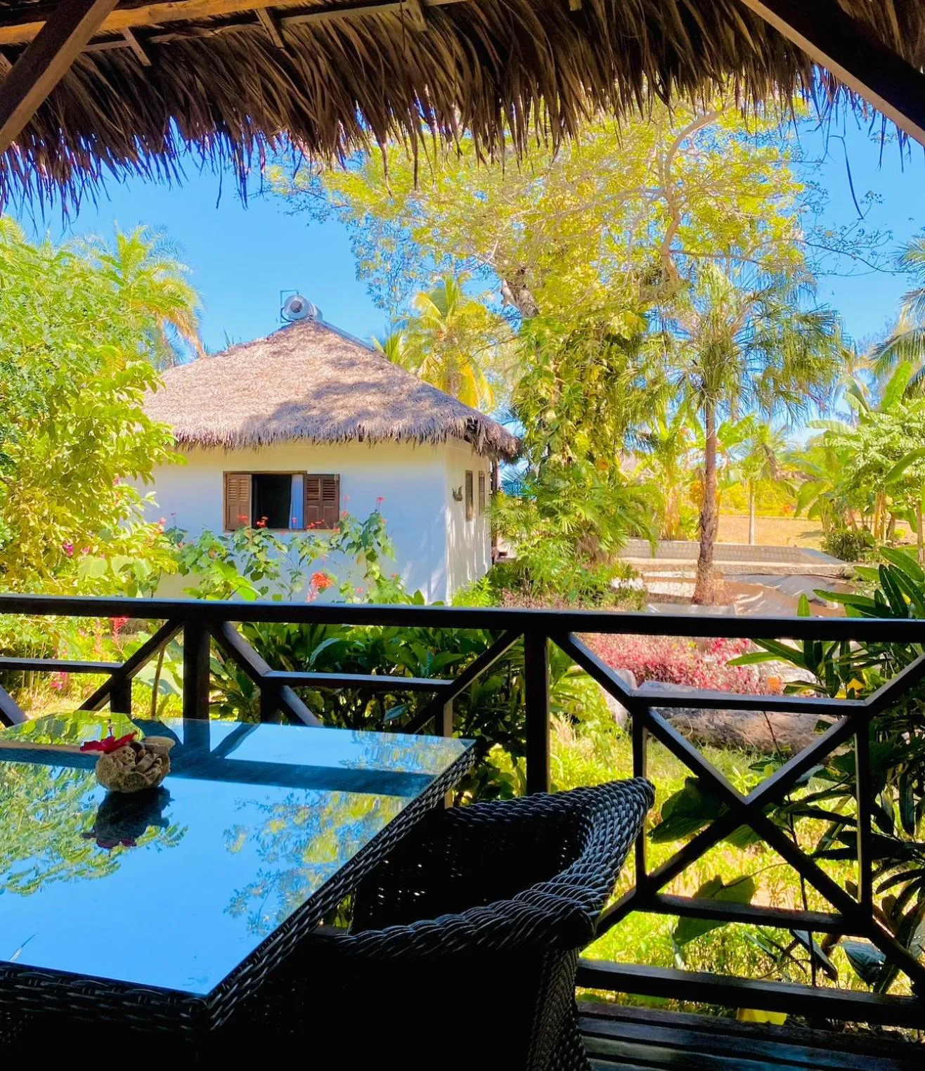 Patio in Hotel Océan Beach Sakatia
