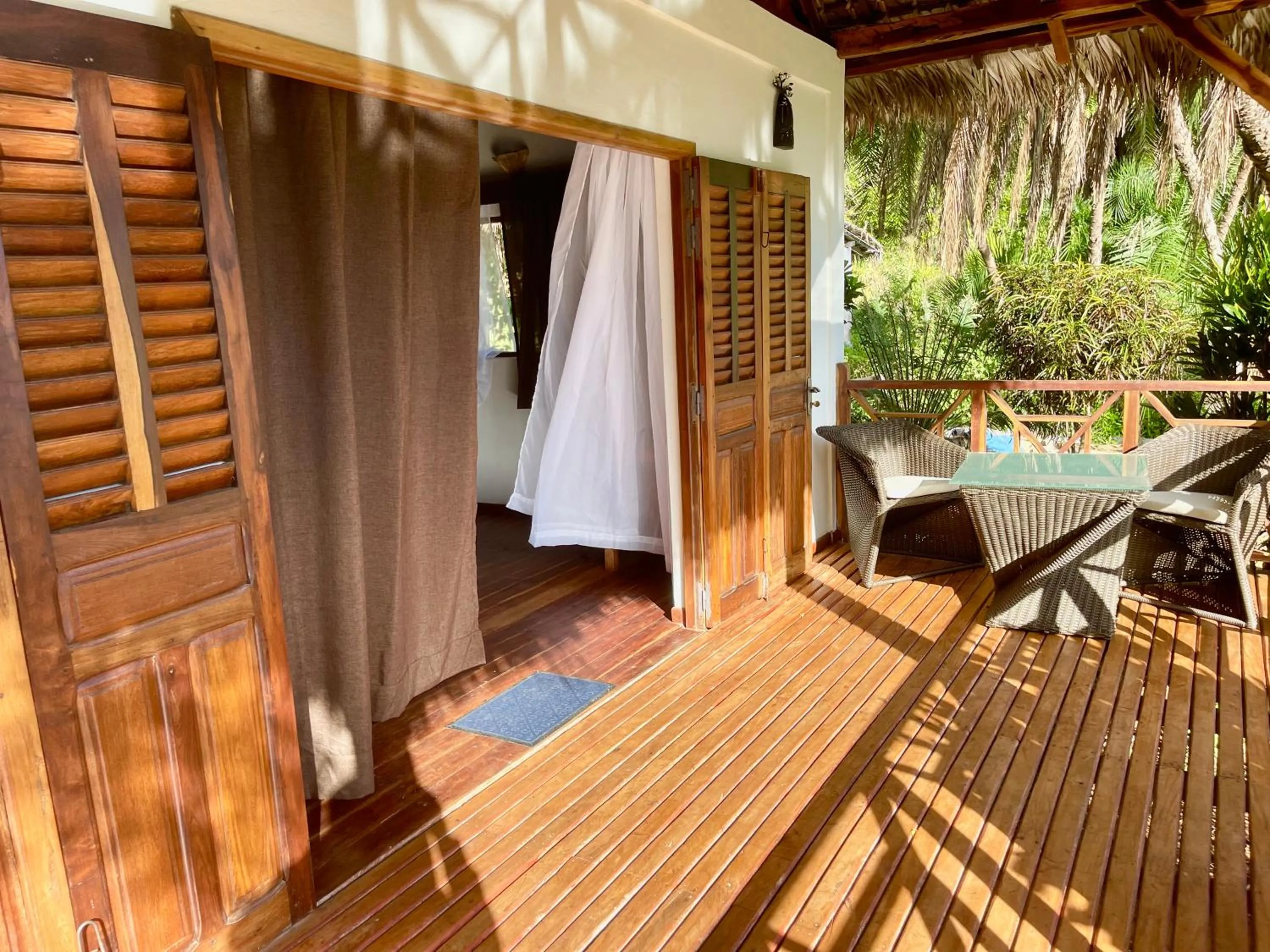 Patio in Hotel Océan Beach Sakatia