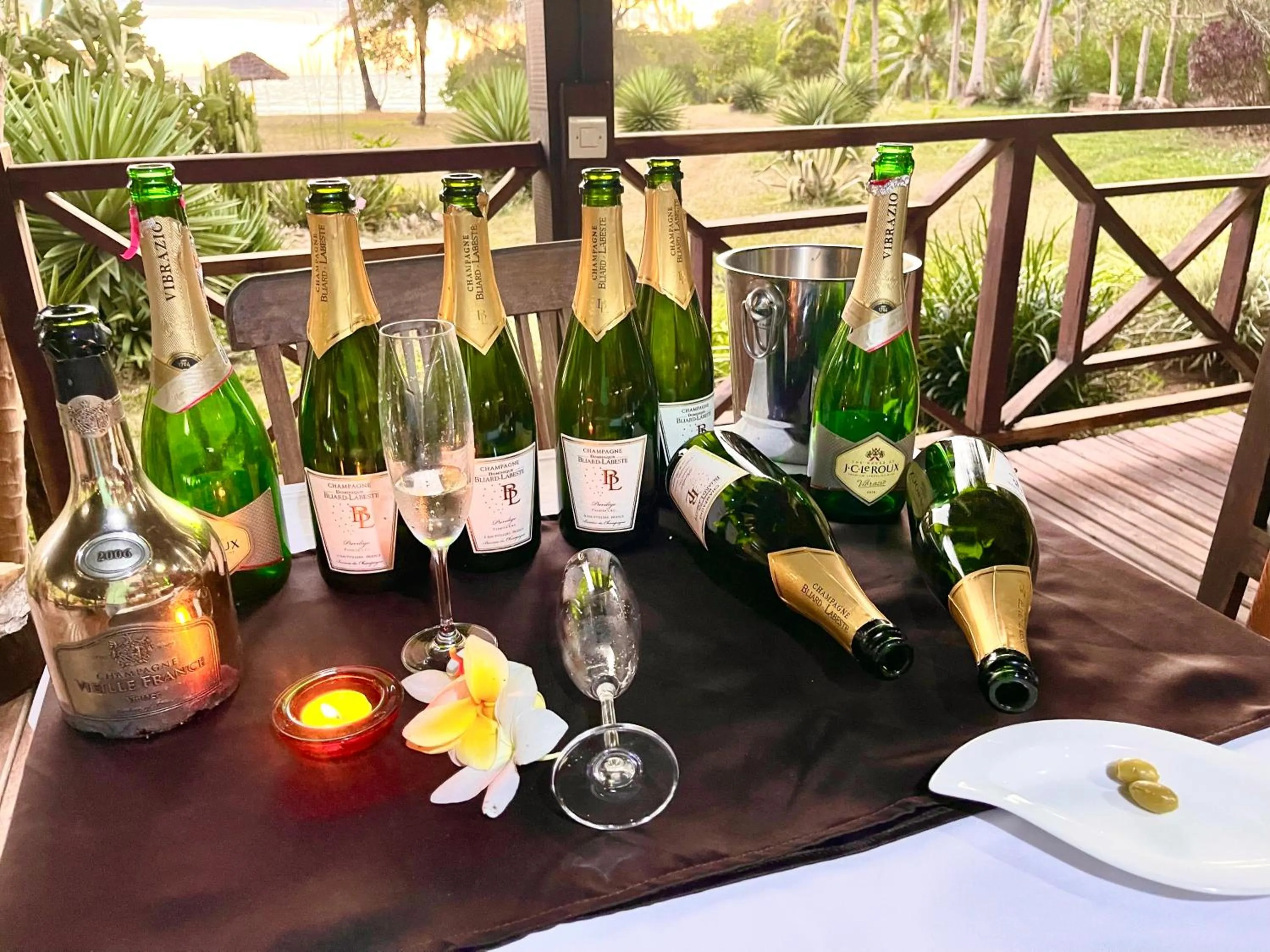 Lounge or bar in Hotel Océan Beach Sakatia