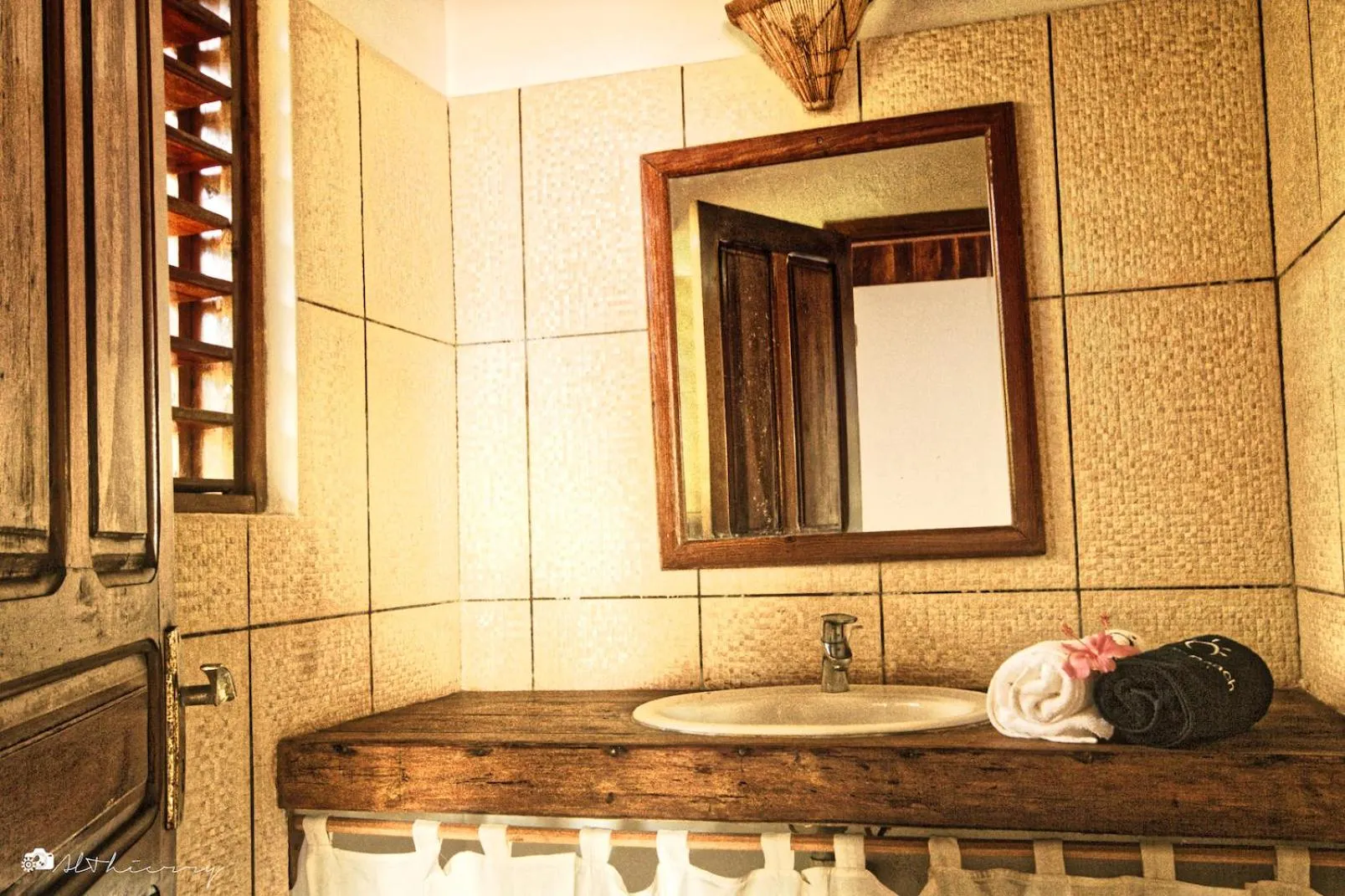 Bathroom in Hotel Océan Beach Sakatia