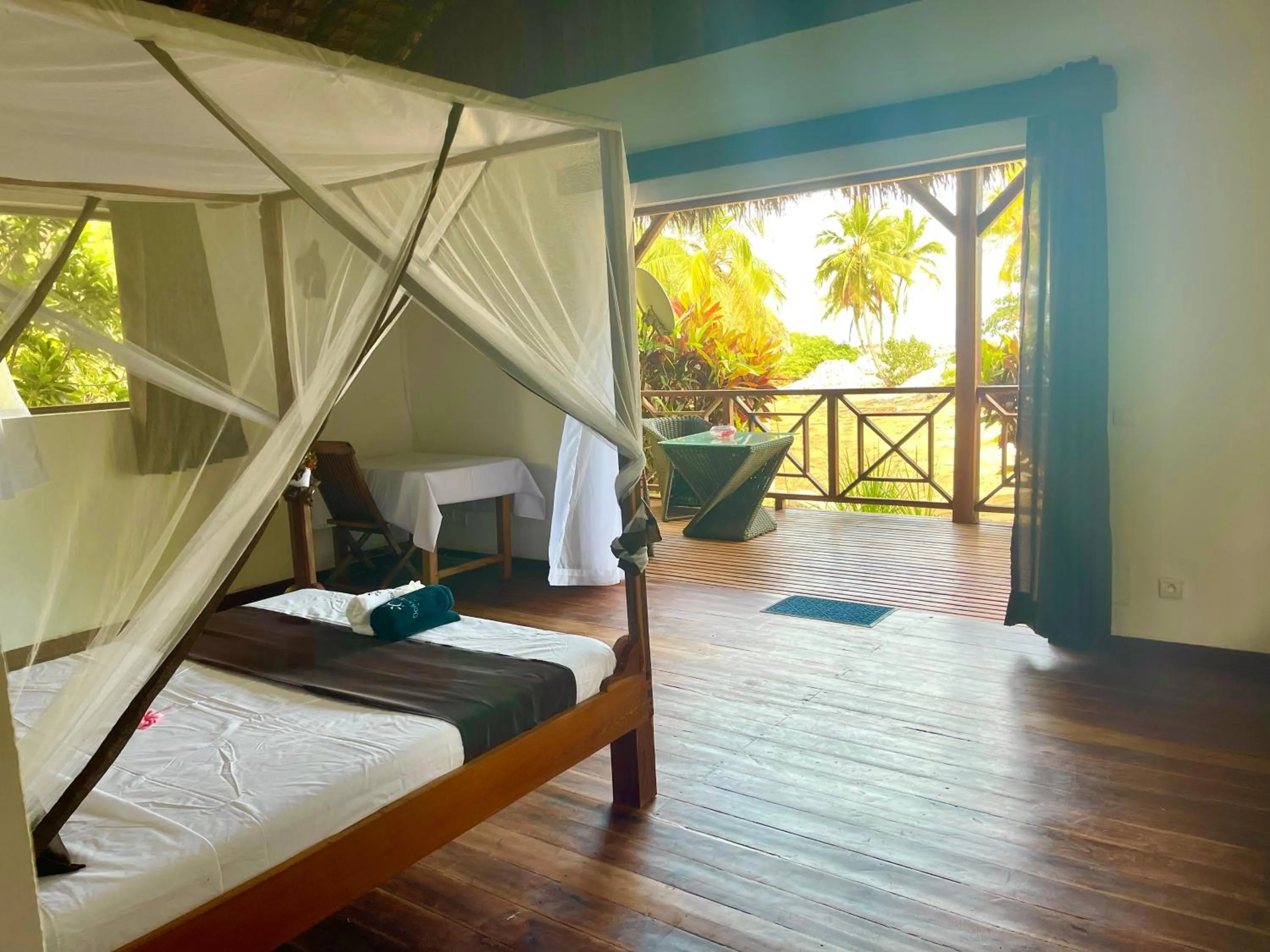 Bedroom, Bed in Hotel Océan Beach Sakatia
