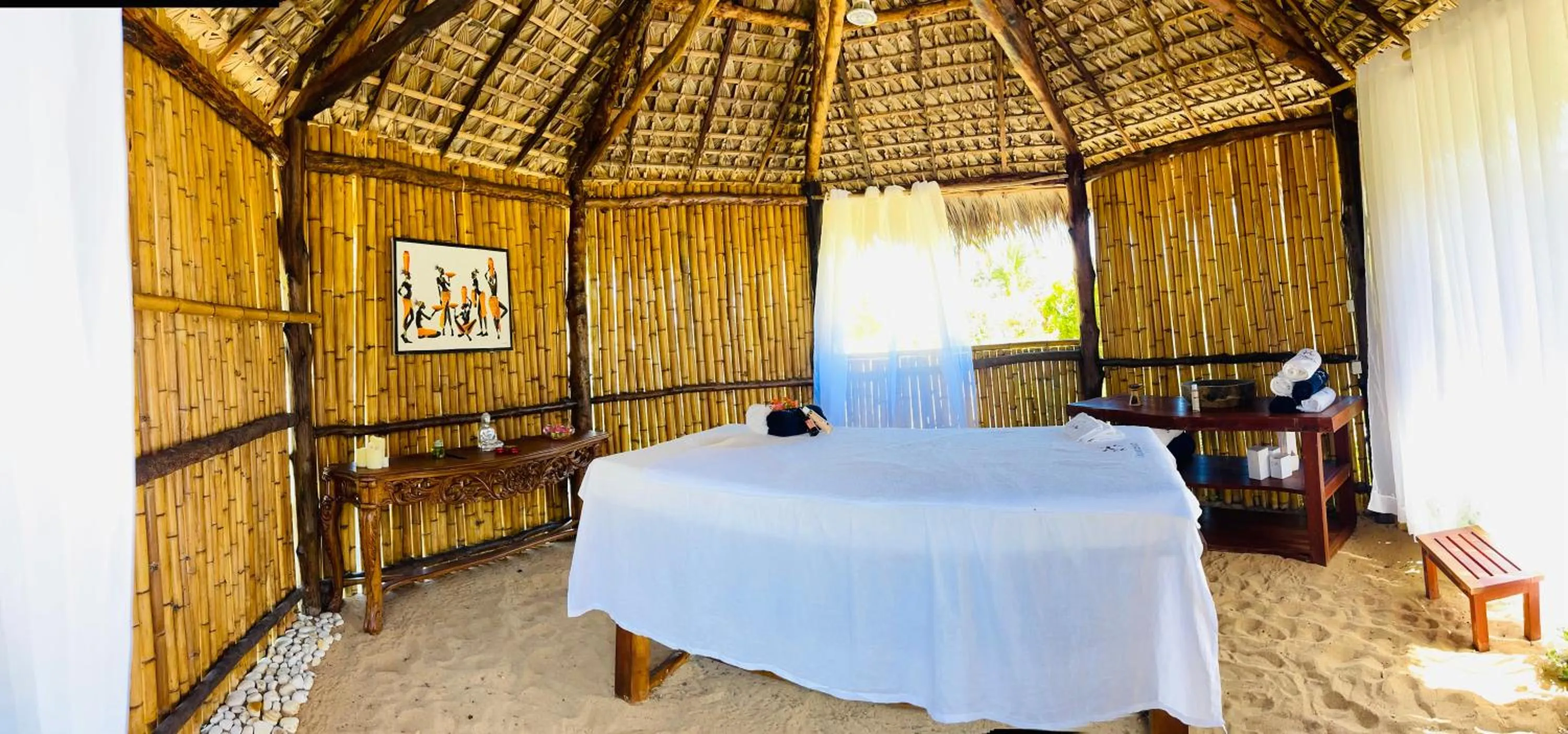 Massage, Bed in Hotel Océan Beach Sakatia