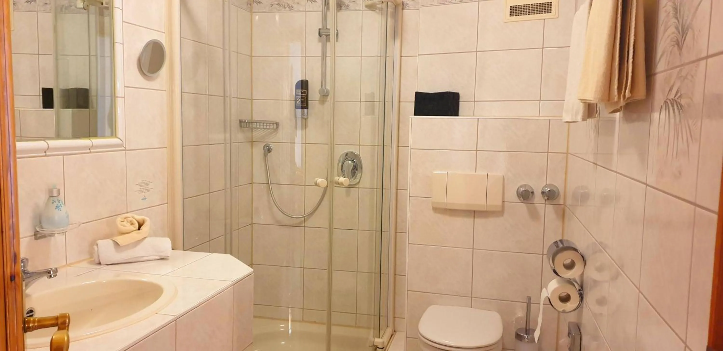 Bathroom in Alpenotel Rosenhof Ruhpolding, Wellness, Chiemgau Karte, Travelingo Bonus Programm