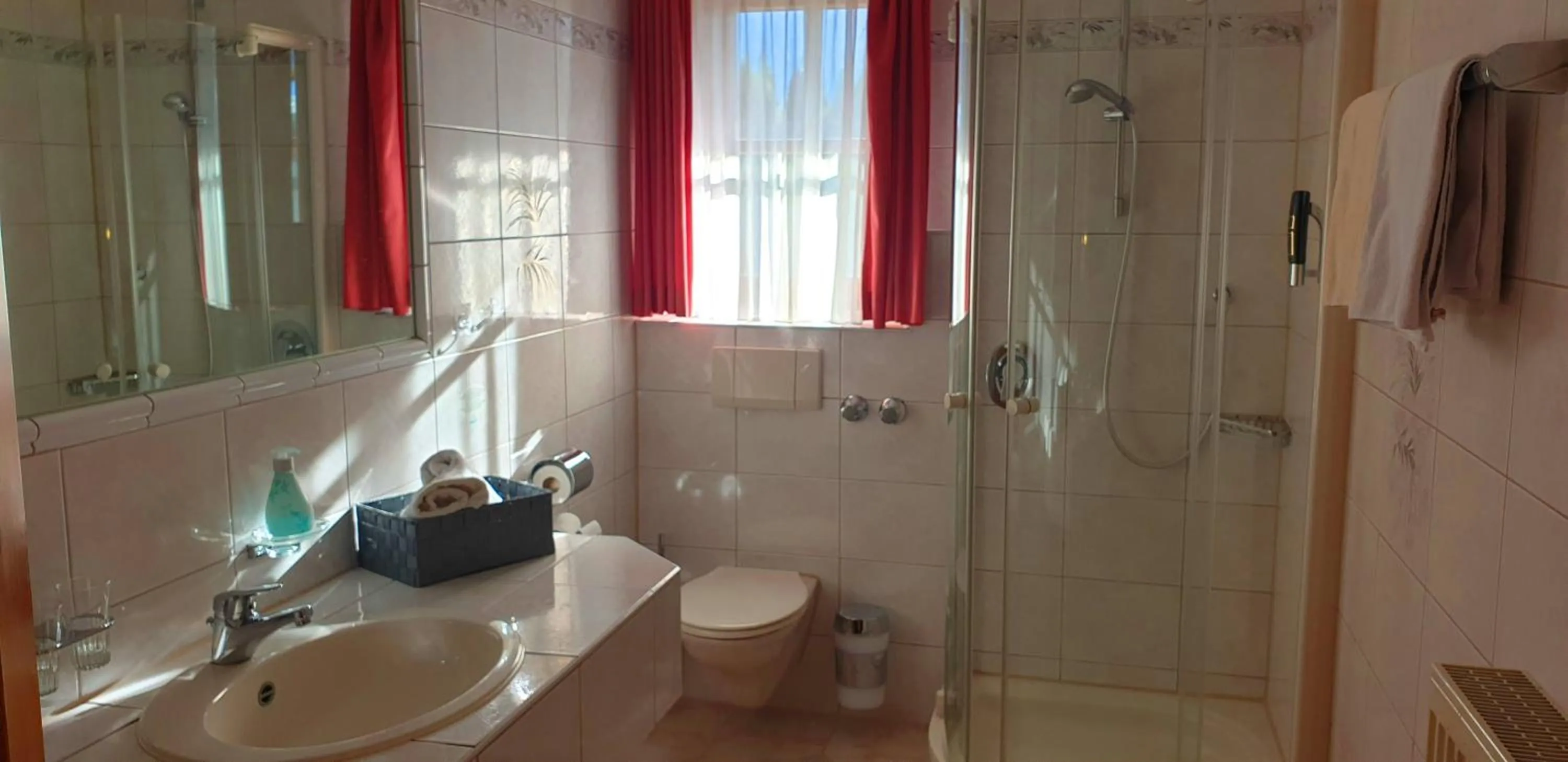 Bathroom in Alpenotel Rosenhof Ruhpolding, Wellness, Chiemgau Karte, Travelingo Bonus Programm