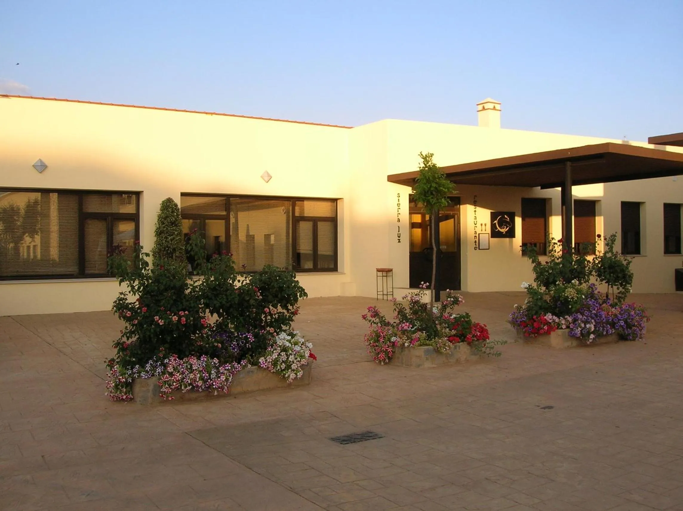 Restaurant/places to eat in Hotel Sierra Luz