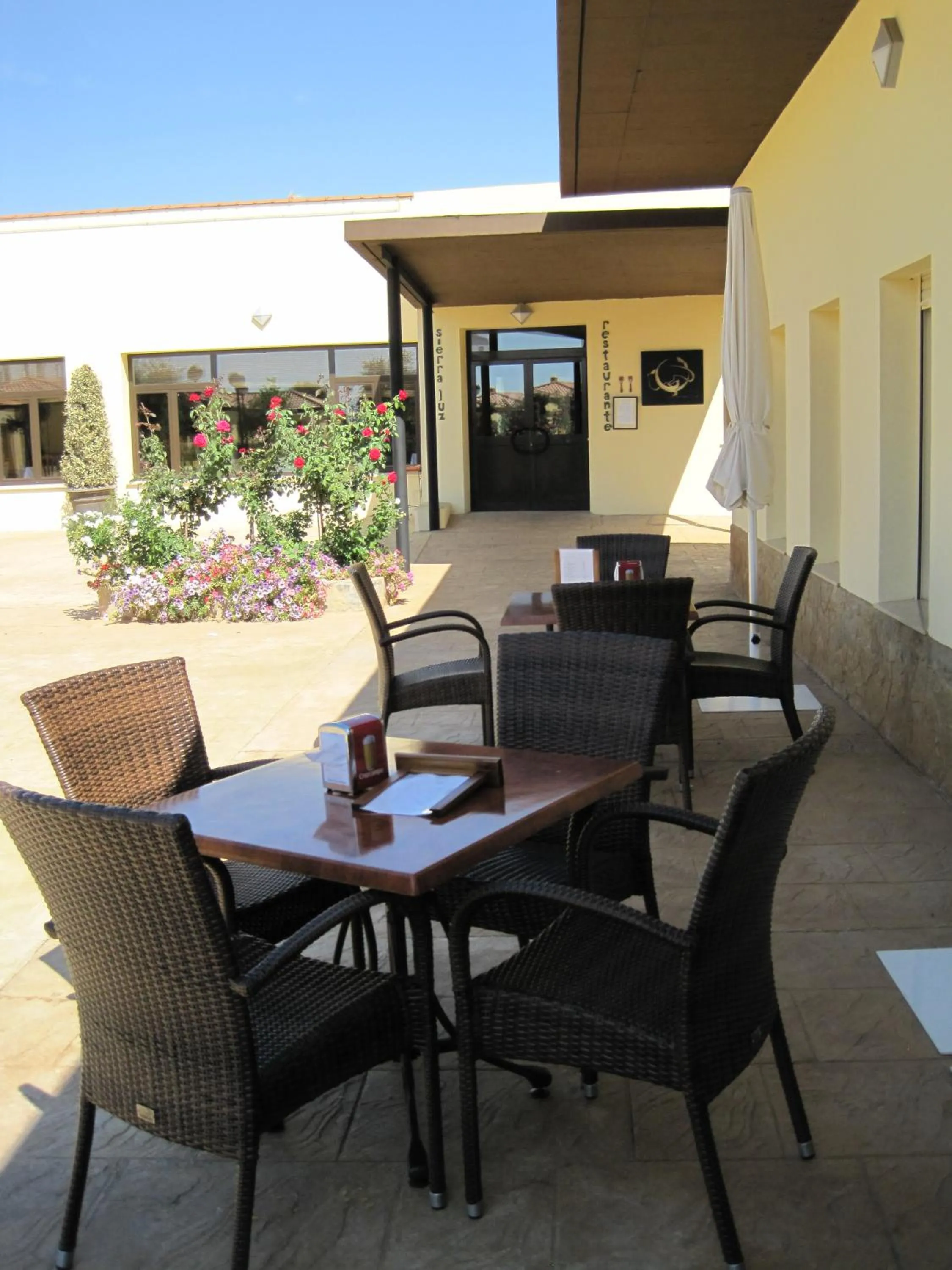 Patio in Hotel Sierra Luz