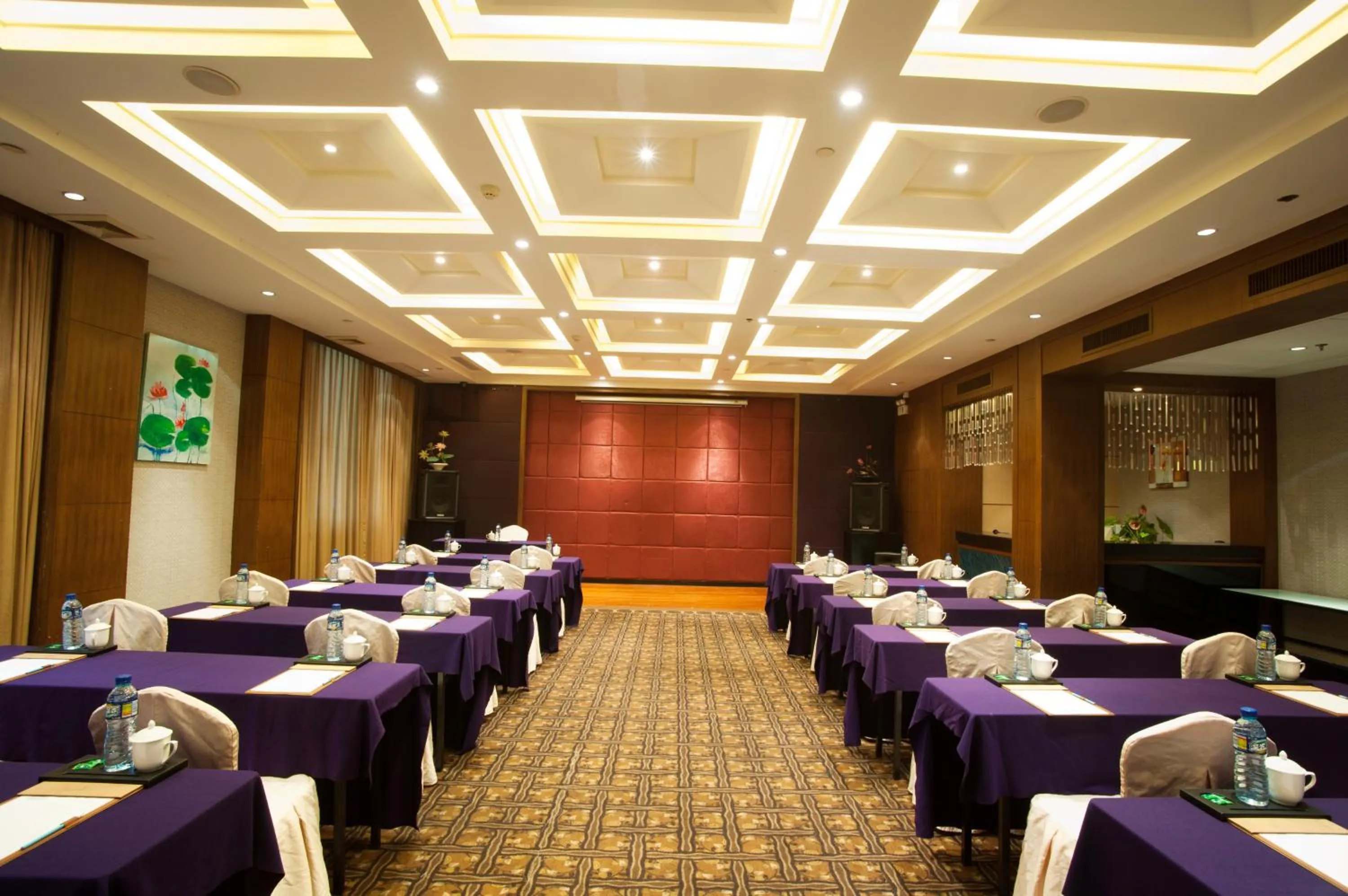 Business facilities in Grand Skylight Gardens Hotel Shanghai Bai Se Road