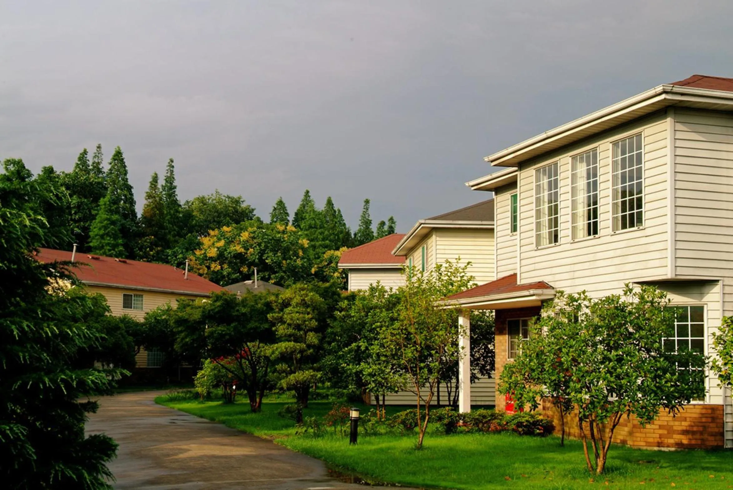 Property building in Grand Skylight Gardens Hotel Shanghai Bai Se Road