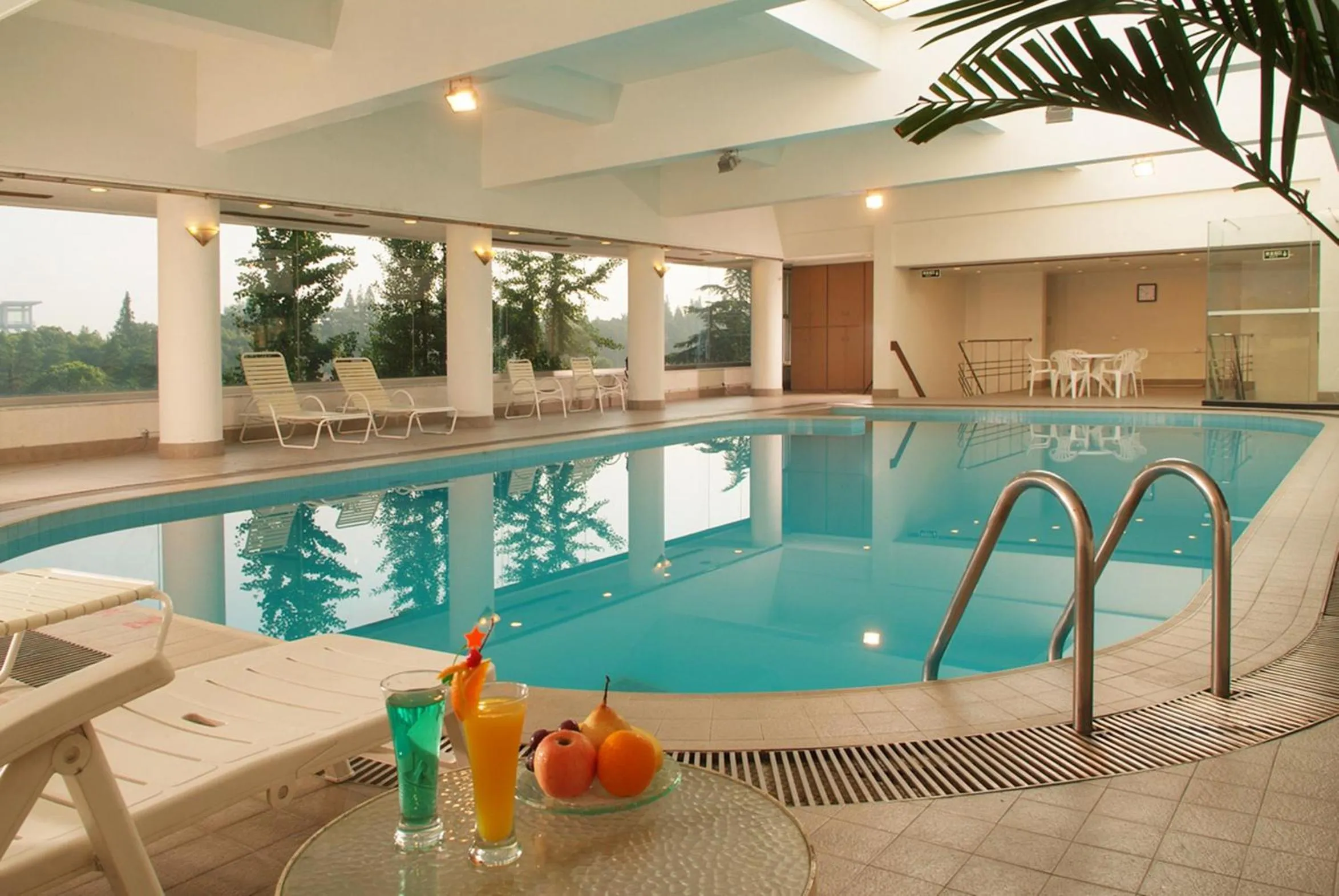 Swimming pool in Grand Skylight Gardens Hotel Shanghai Bai Se Road