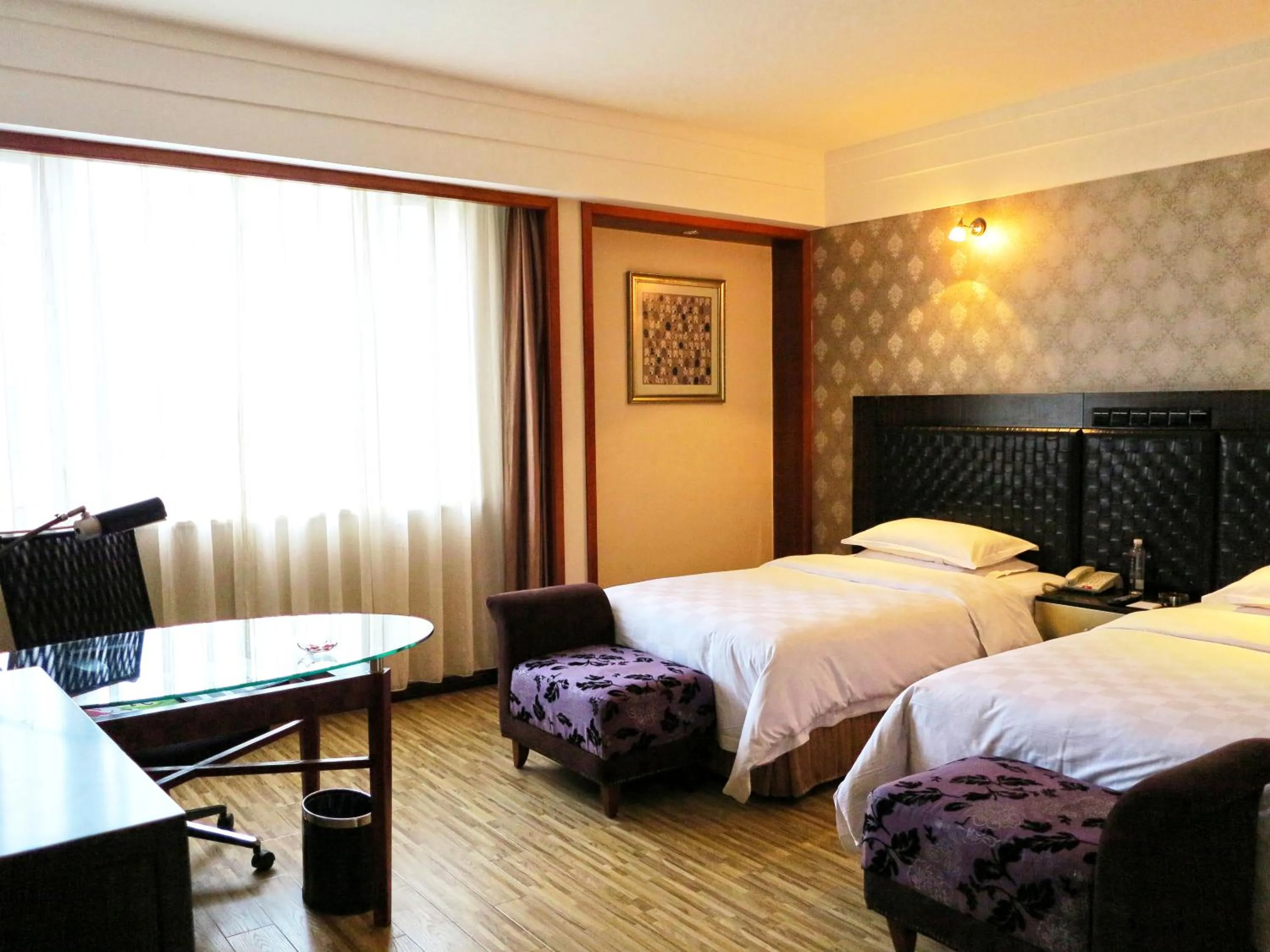 Photo of the whole room in Grand Skylight Gardens Hotel Shanghai Bai Se Road