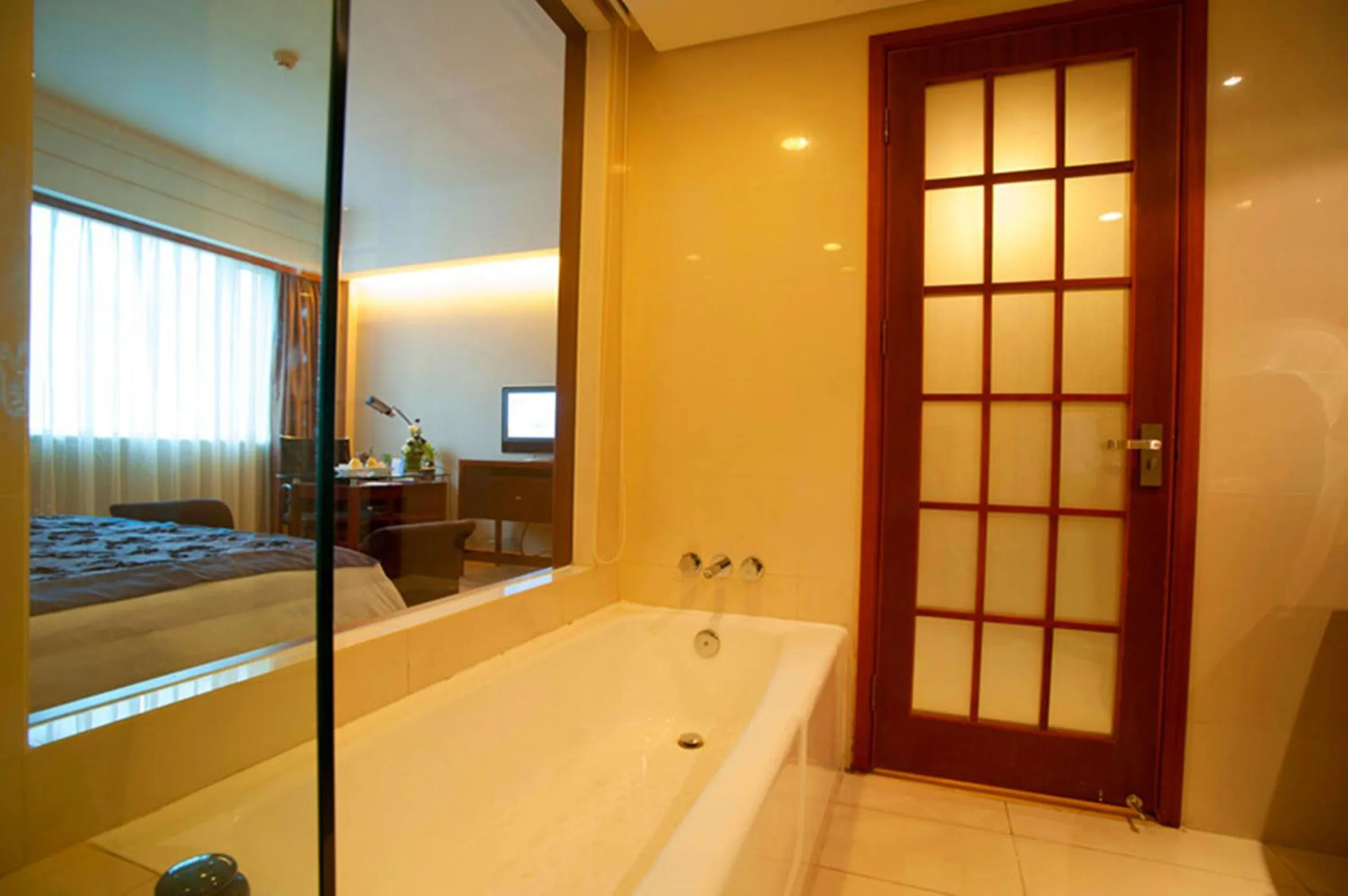 Bathroom in Grand Skylight Gardens Hotel Shanghai Bai Se Road