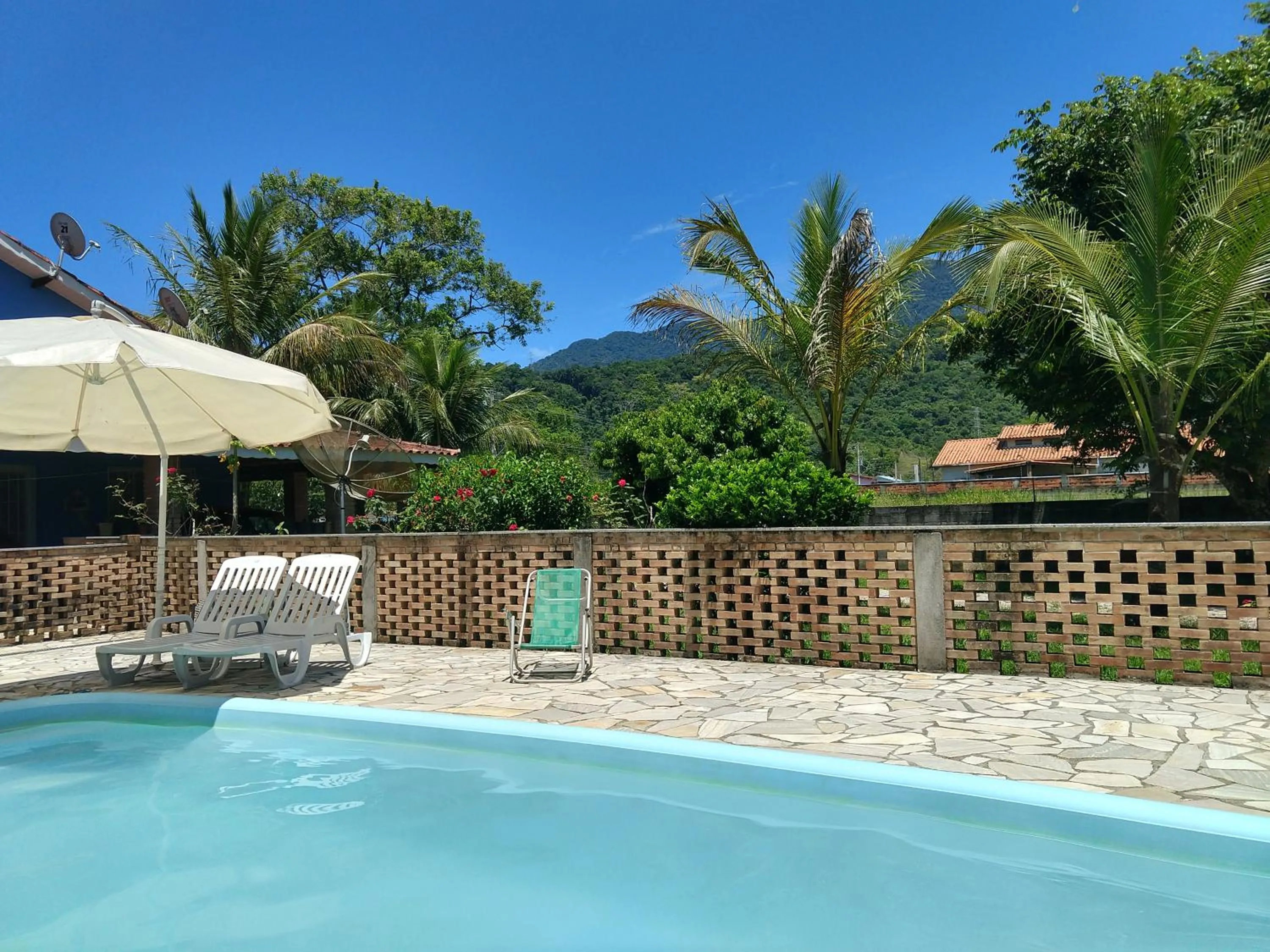 Swimming pool in Locação p final de semana Mourada Térrea