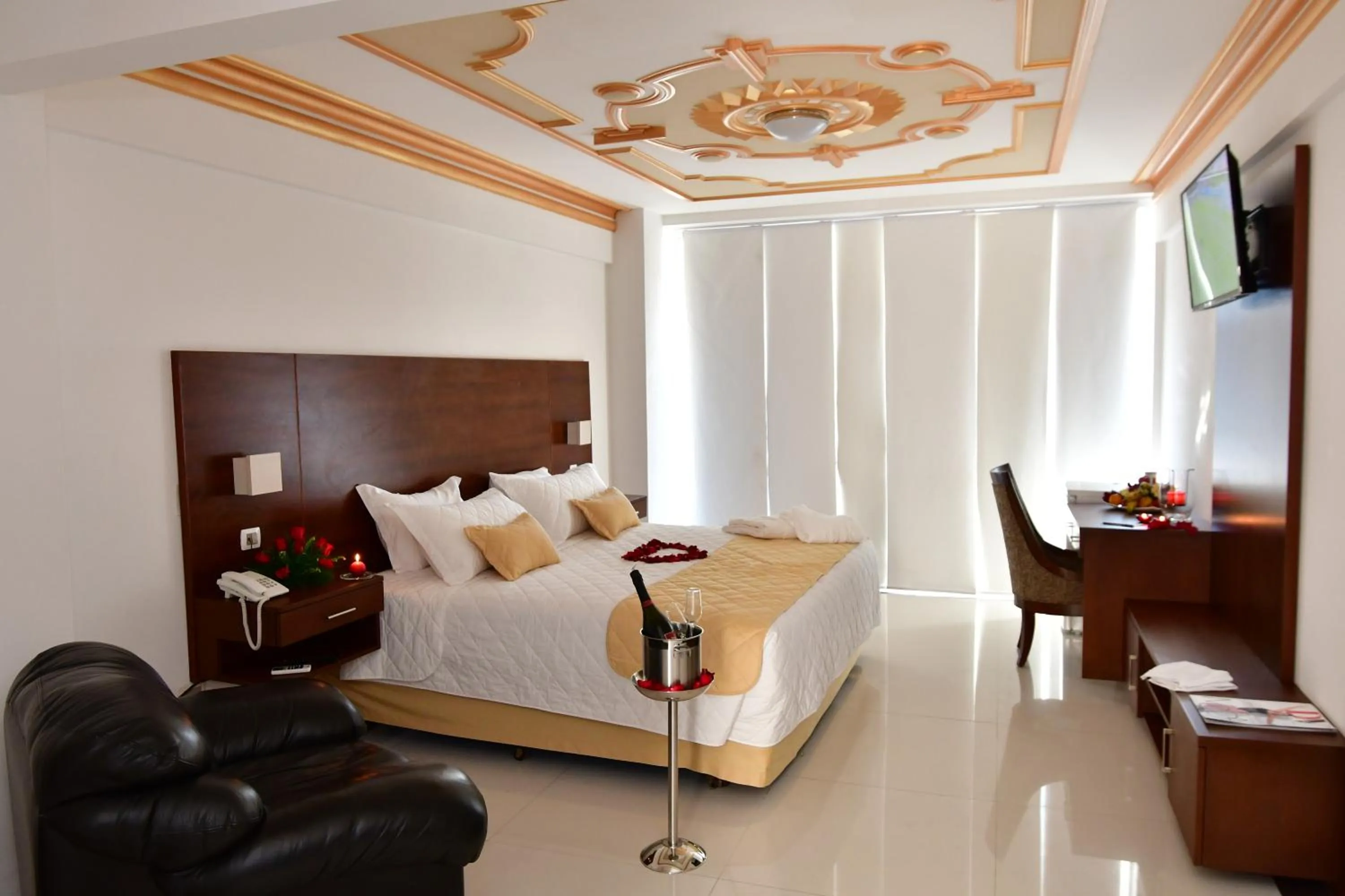 wedding, Bed in Prince Hotel