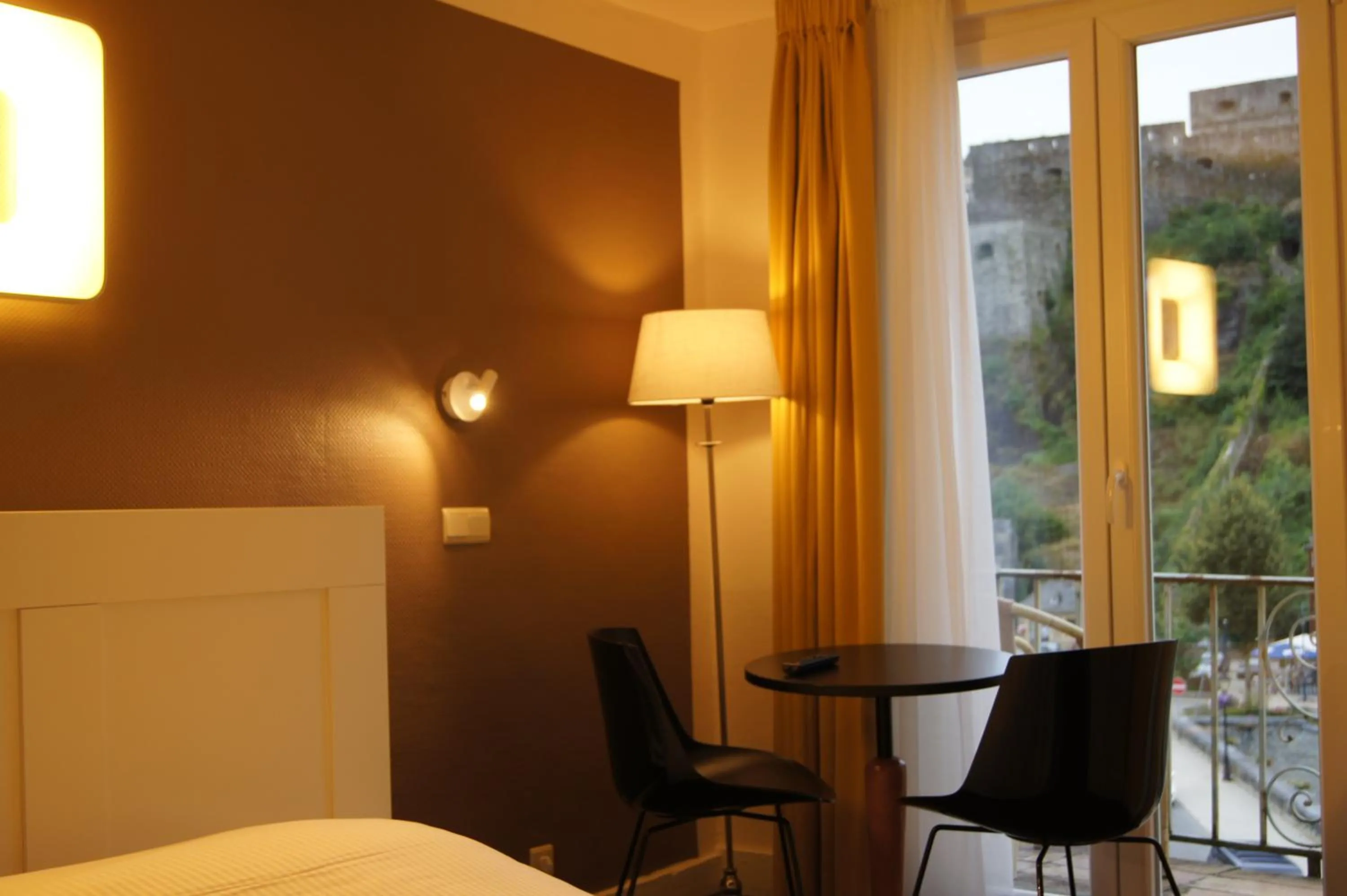 Landmark view, Bed in Hotel Bouillon