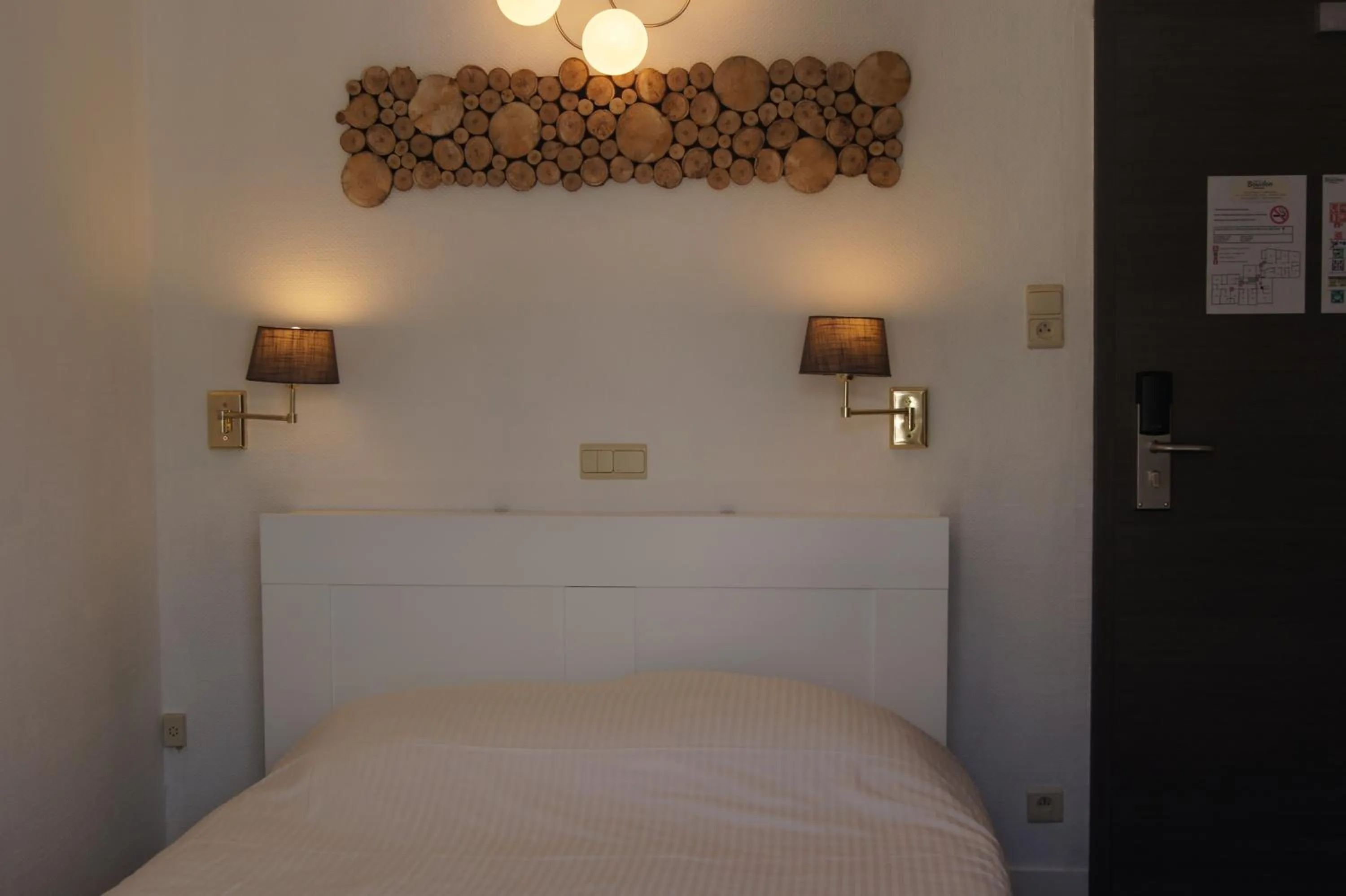 Bedroom, Bed in Hotel Bouillon
