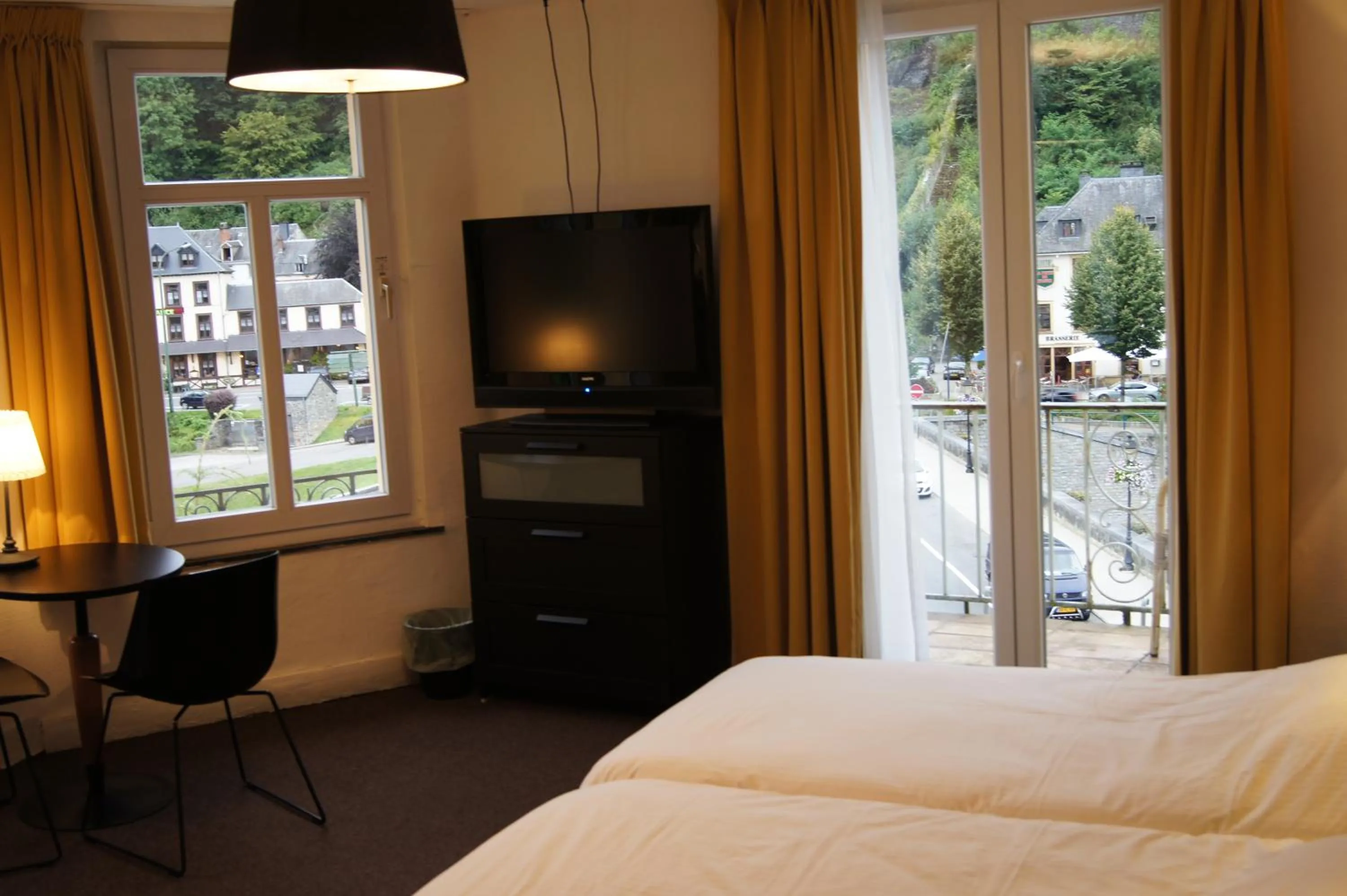 Landmark view, Bed in Hotel Bouillon