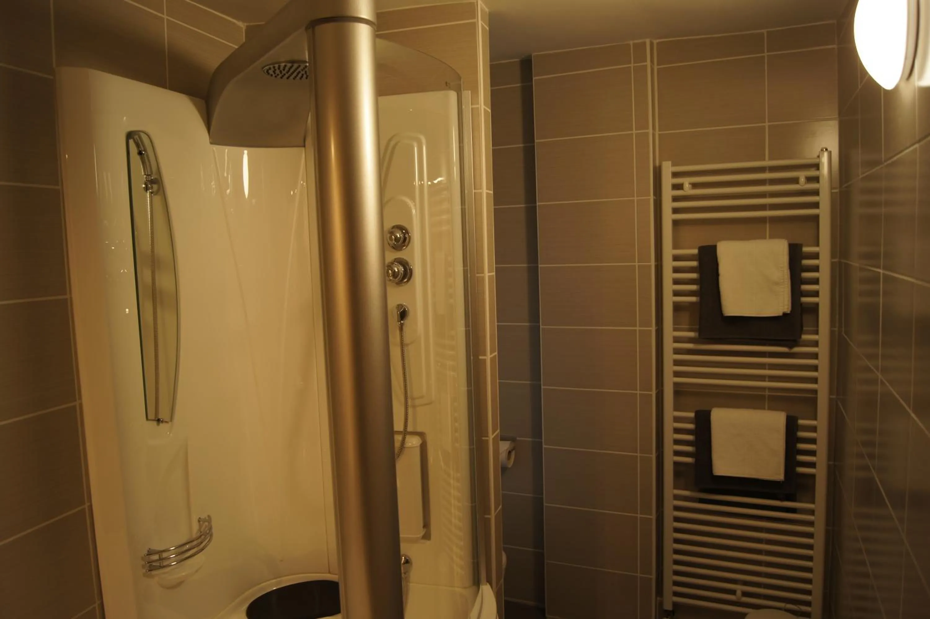 Bathroom in Hotel Bouillon