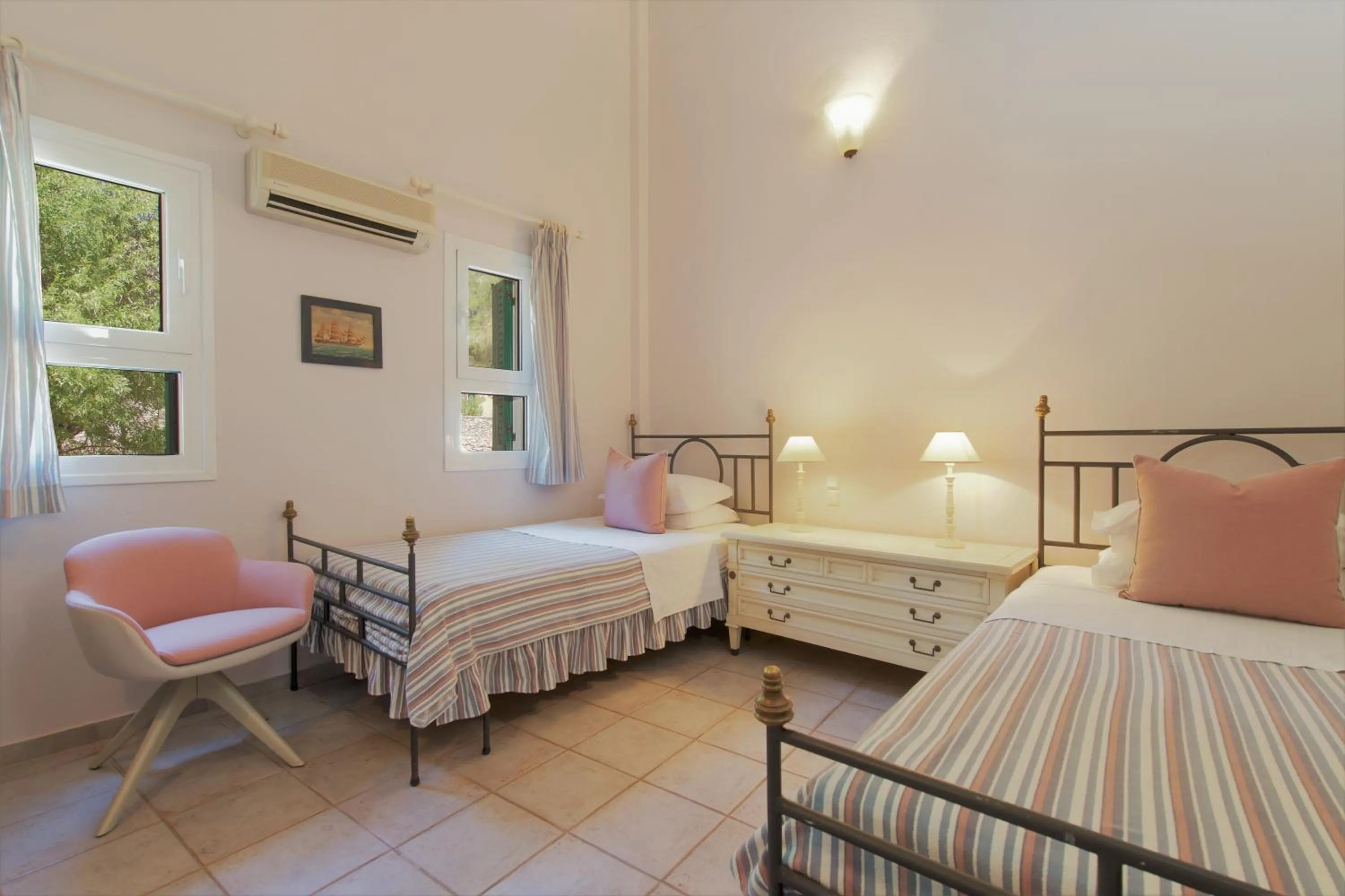 Bed in Agnantia Bed & Breakfast