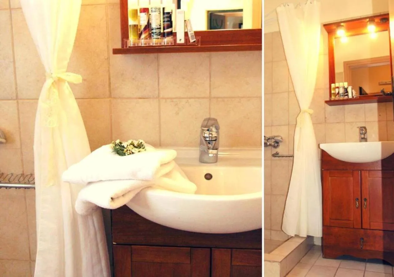 Bathroom in Agnantia Bed & Breakfast