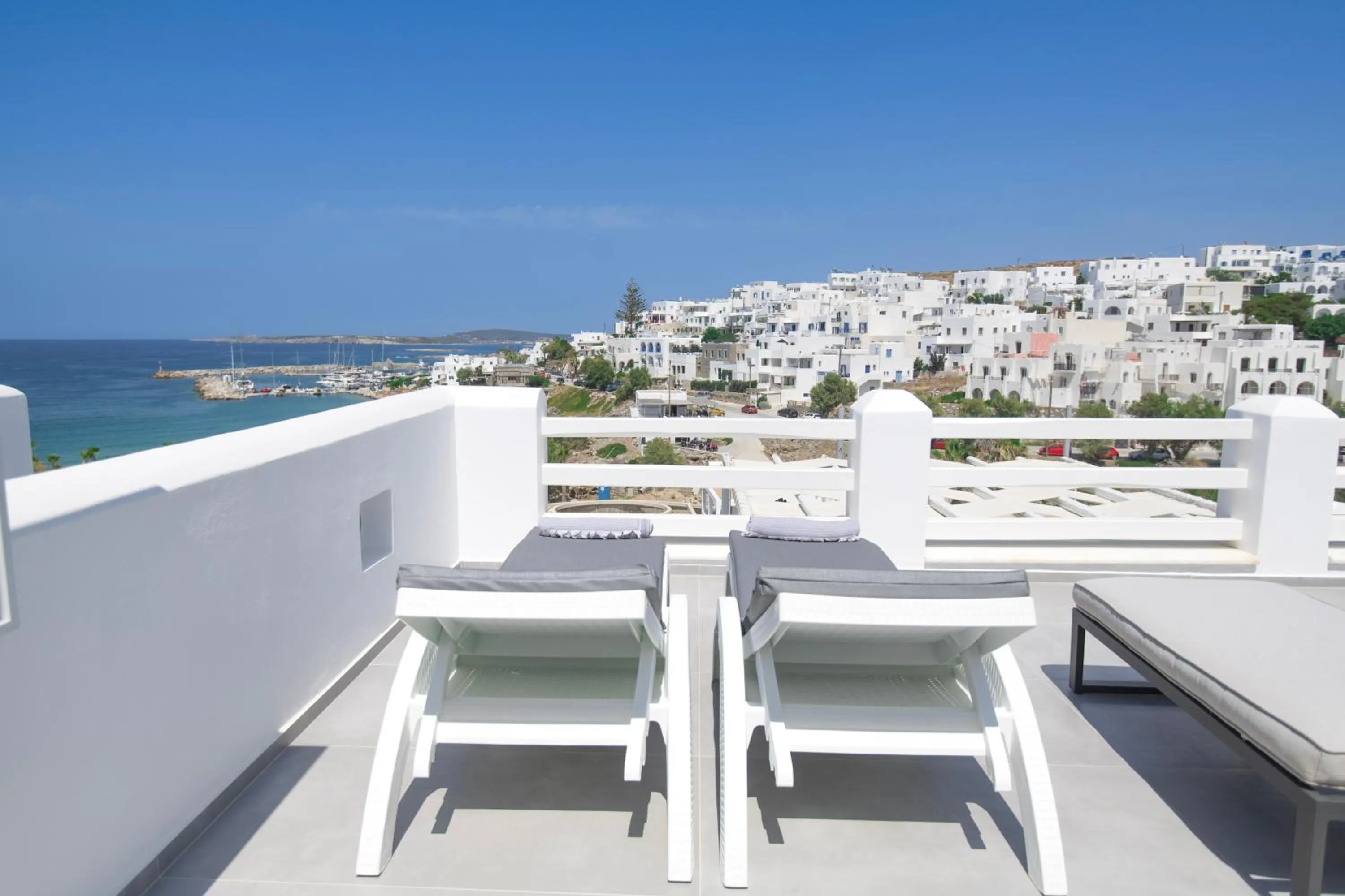 Alexandros Apartments