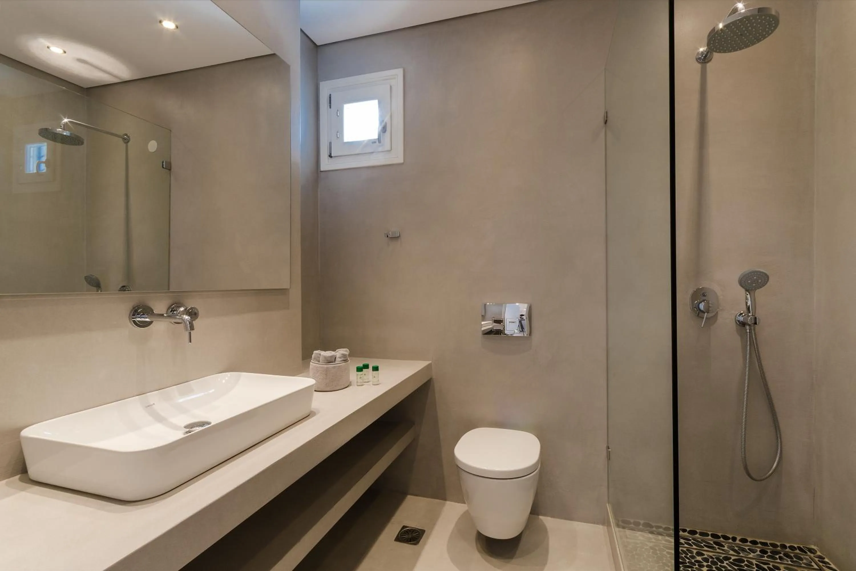 Alexandros Apartments