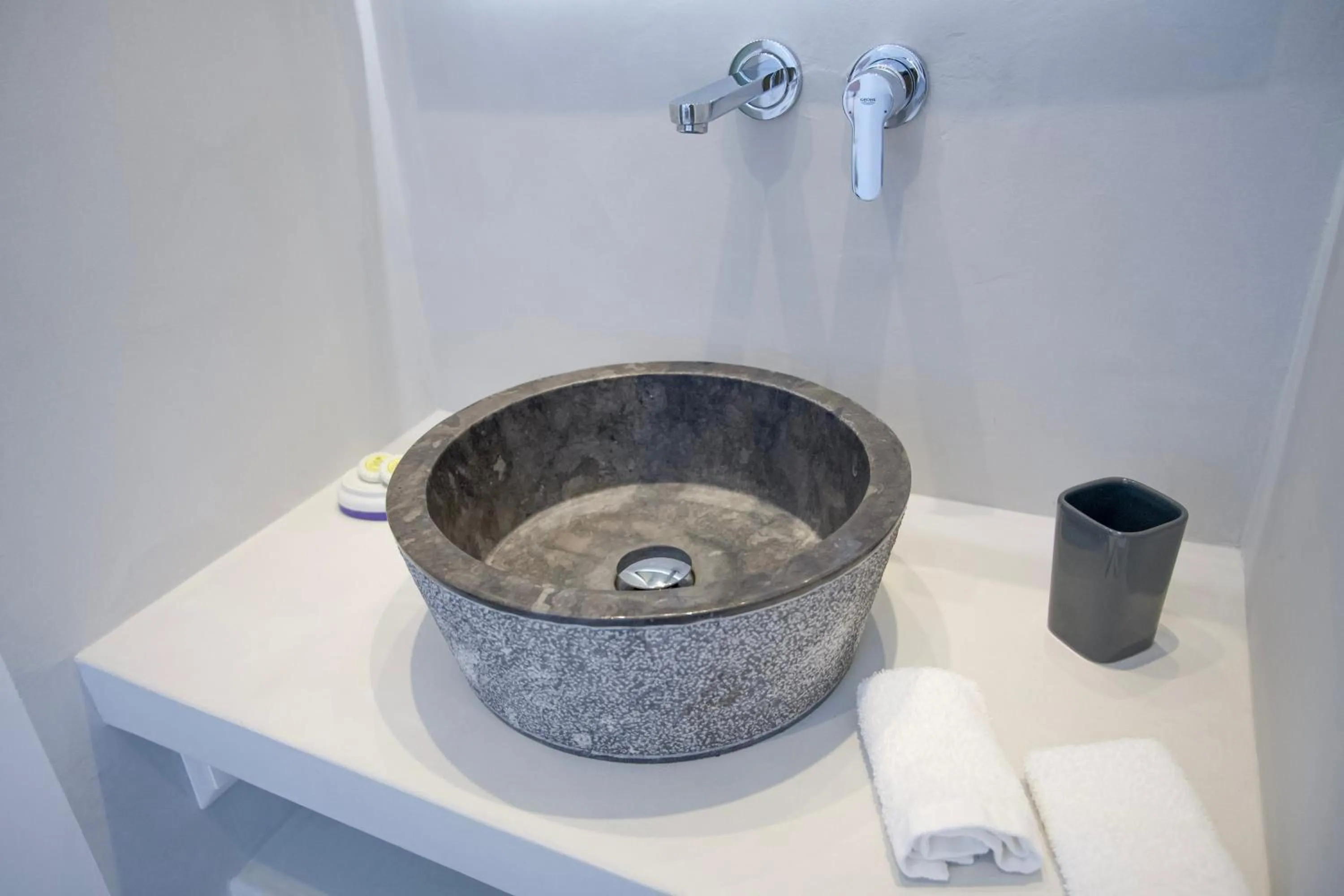 Alexandros Apartments