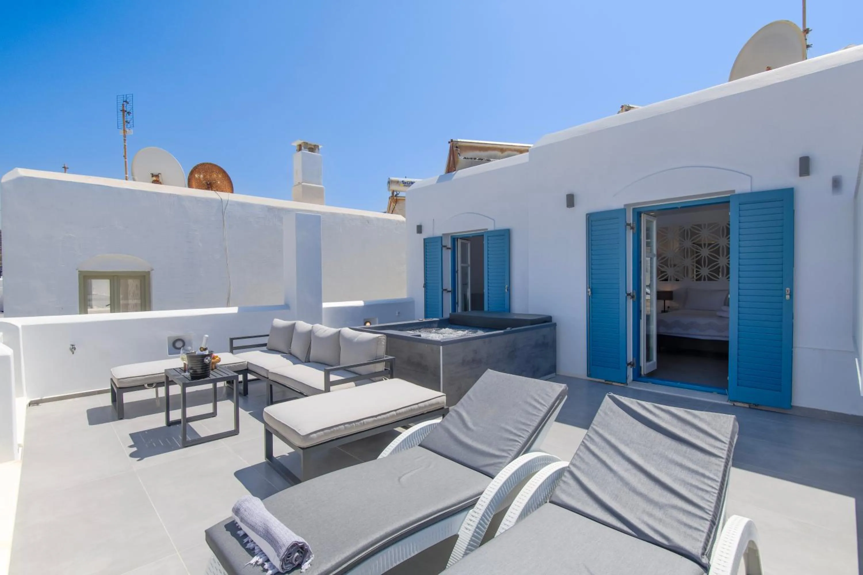 Alexandros Apartments