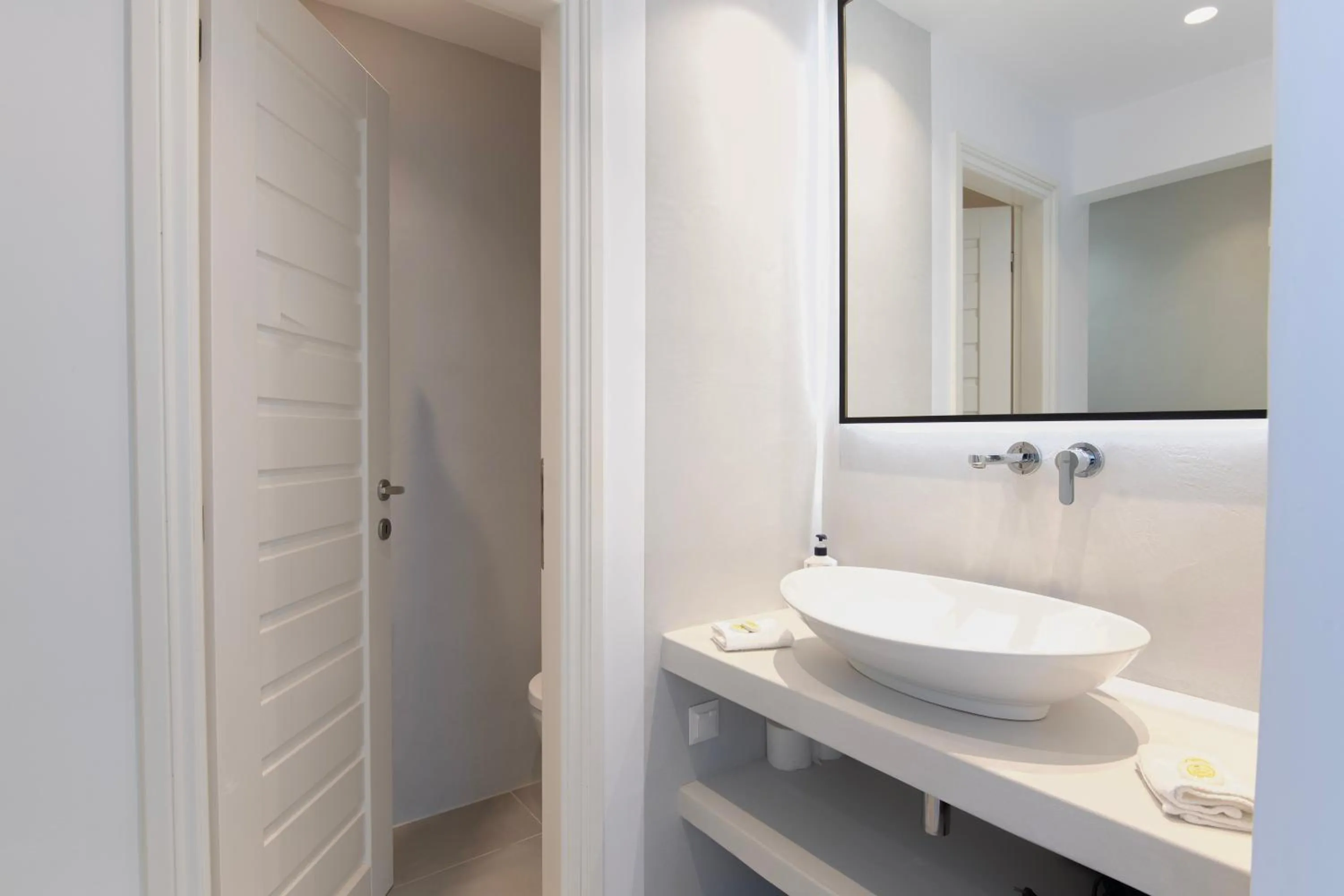 Alexandros Apartments