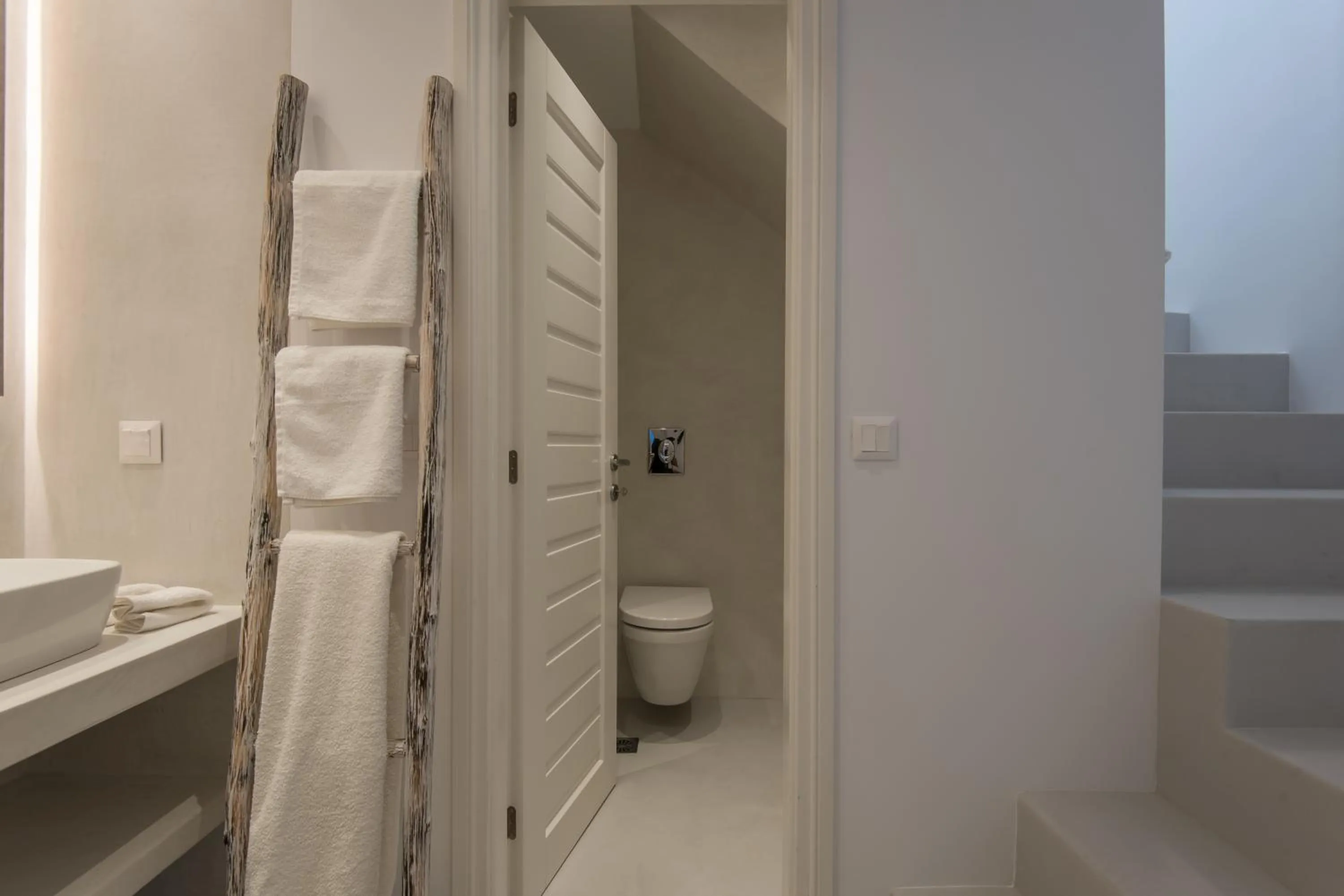 Alexandros Apartments