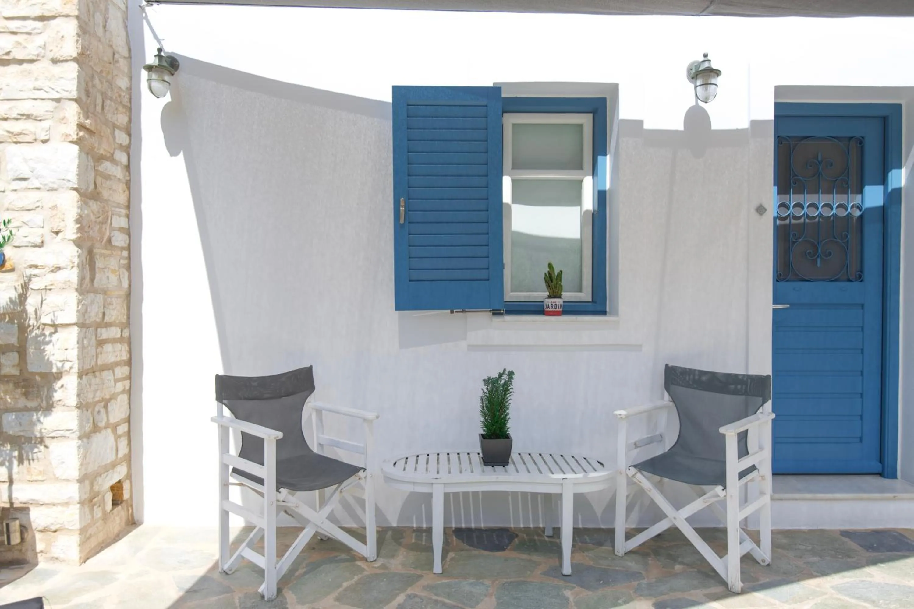 Alexandros Apartments