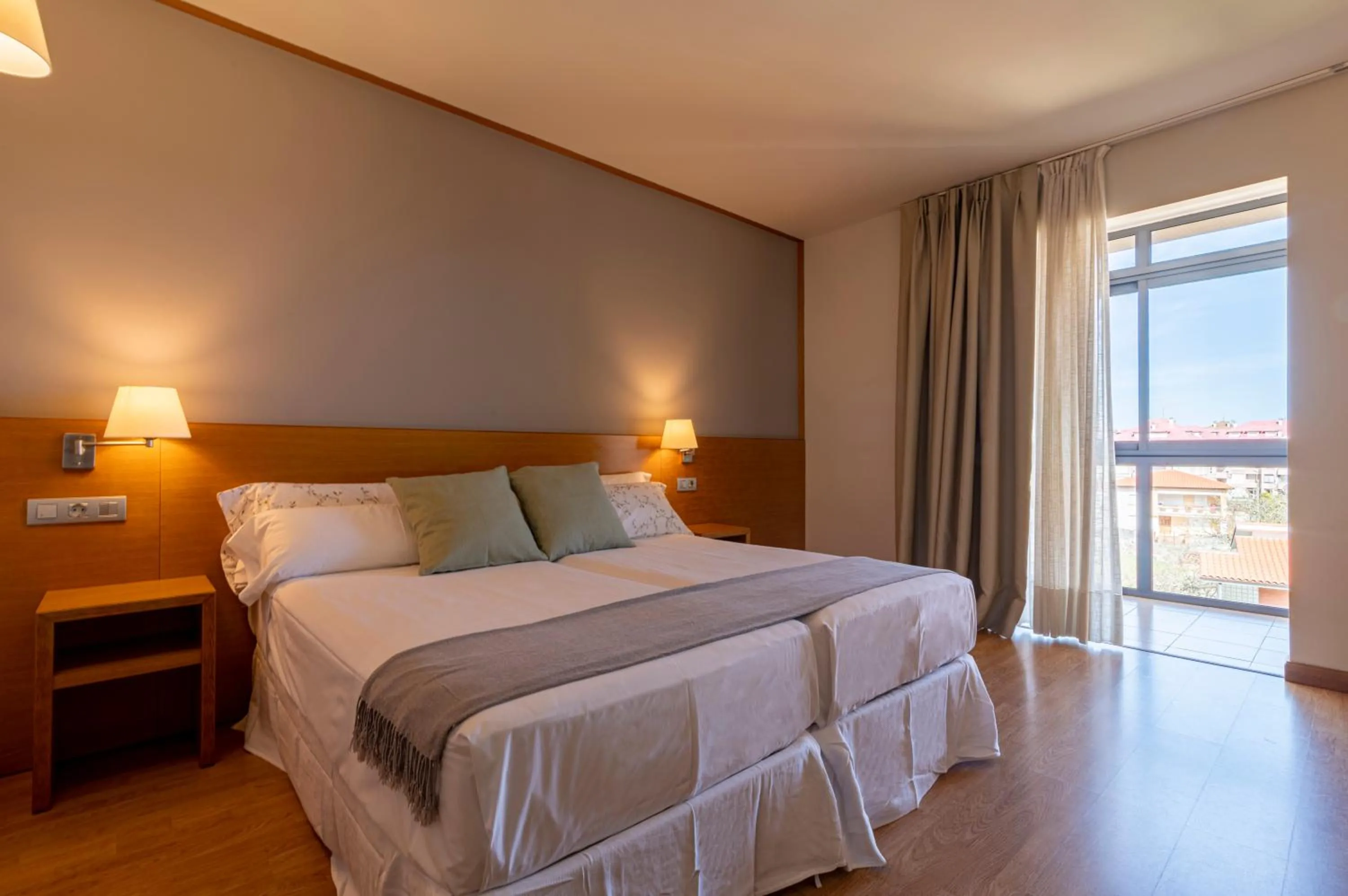 Photo of the whole room, Bed in Hotel Viadero