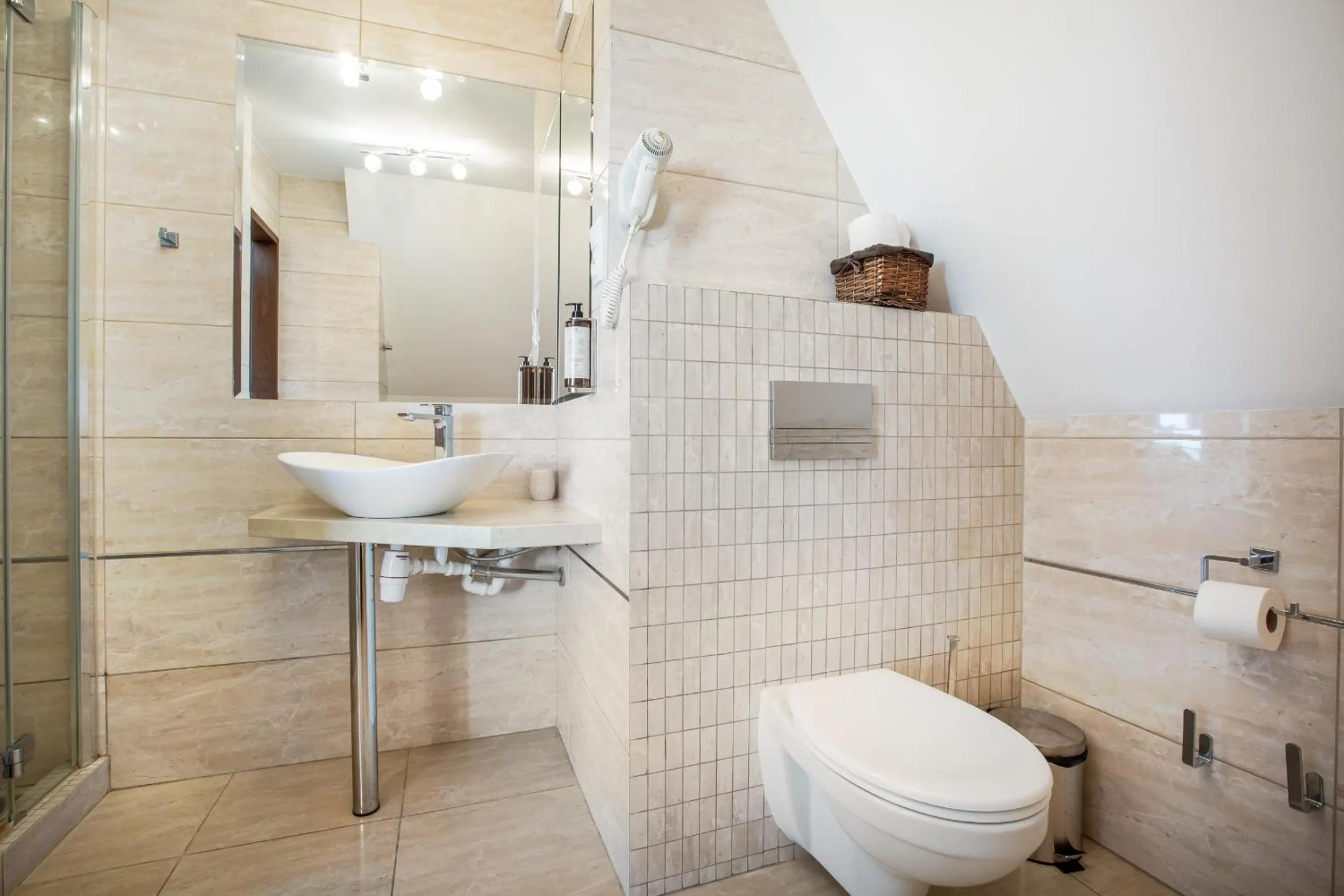 Toilet in COLUMBUS Apartamenty Ustka - Limanowskiego 1