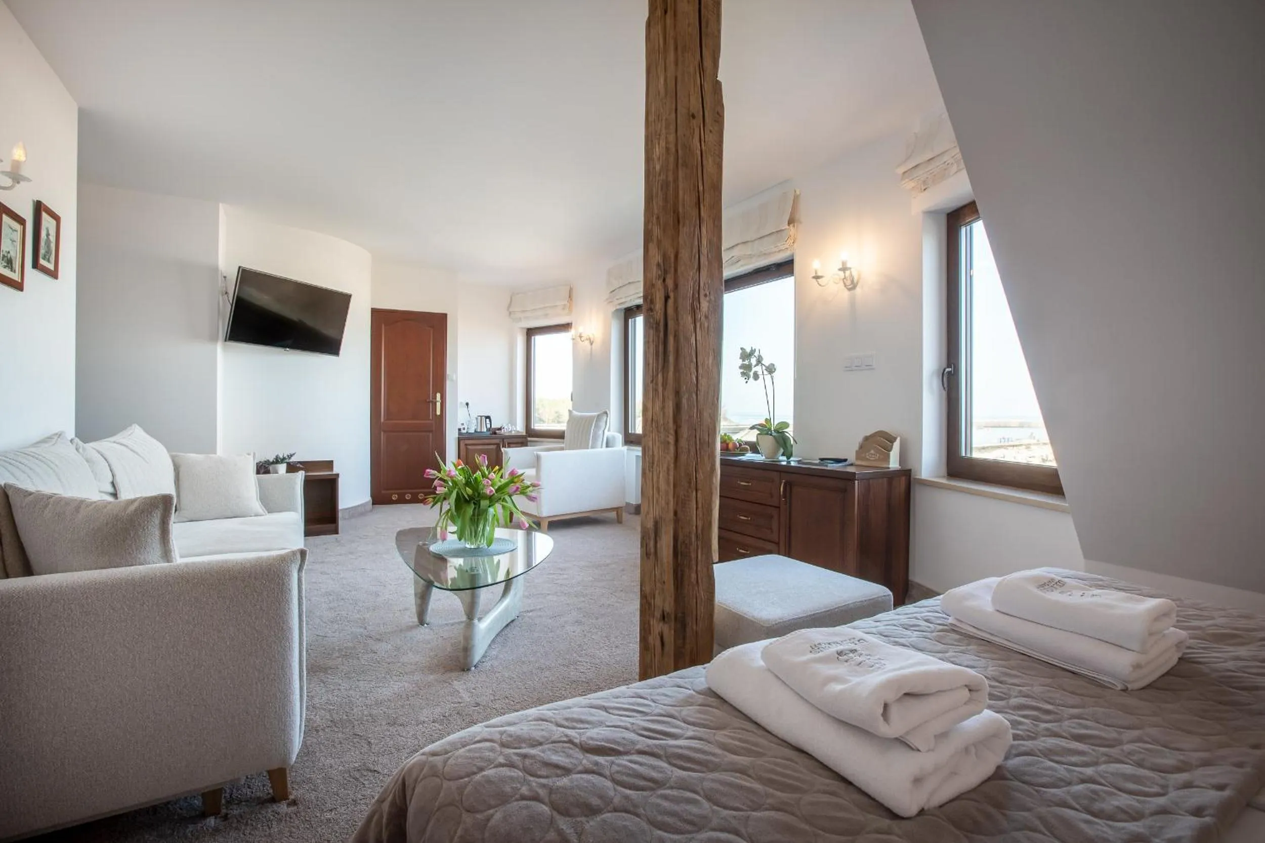 TV and multimedia, Bed in COLUMBUS Apartamenty Ustka - Limanowskiego 1