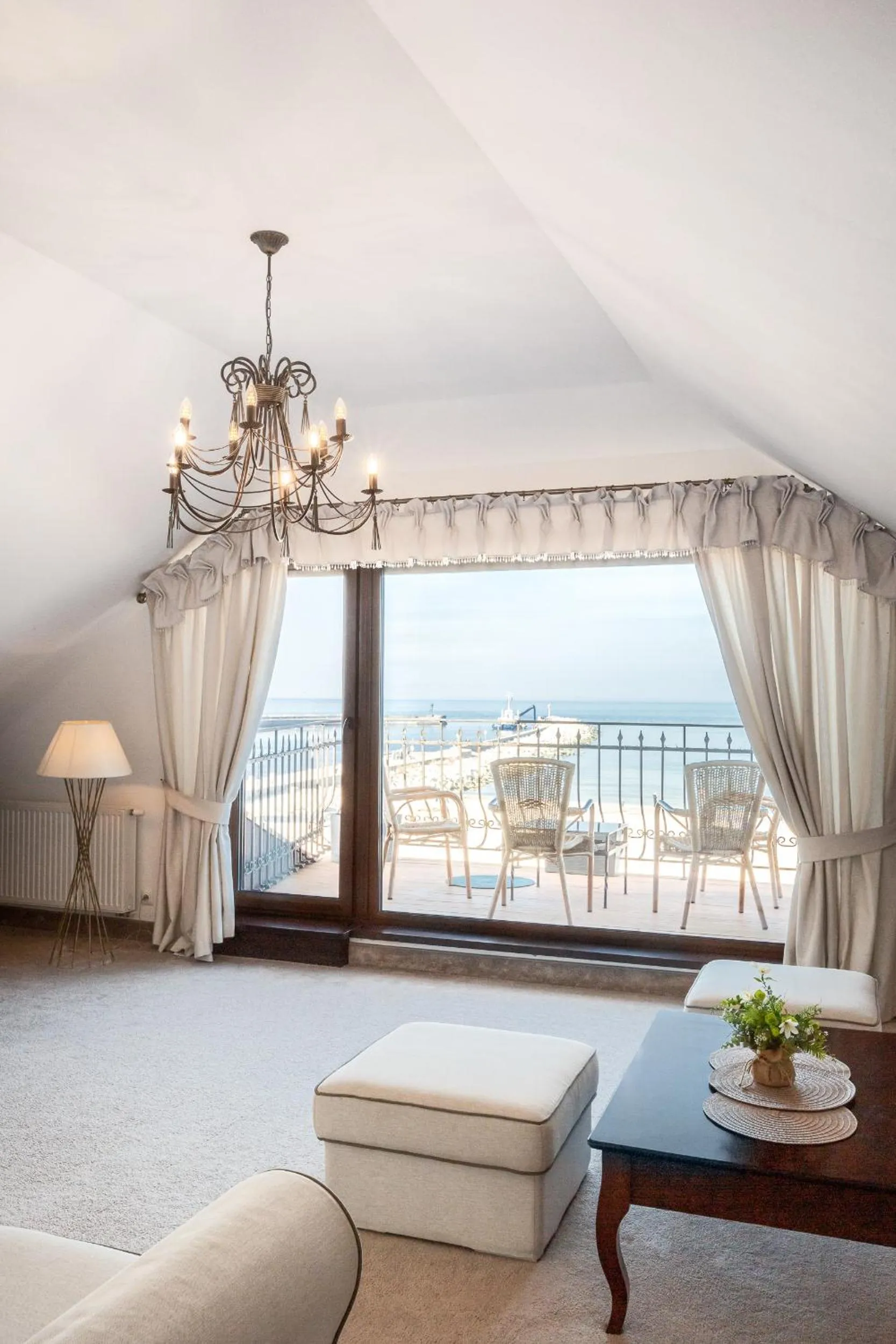 Spring in COLUMBUS Apartamenty Ustka - Limanowskiego 1